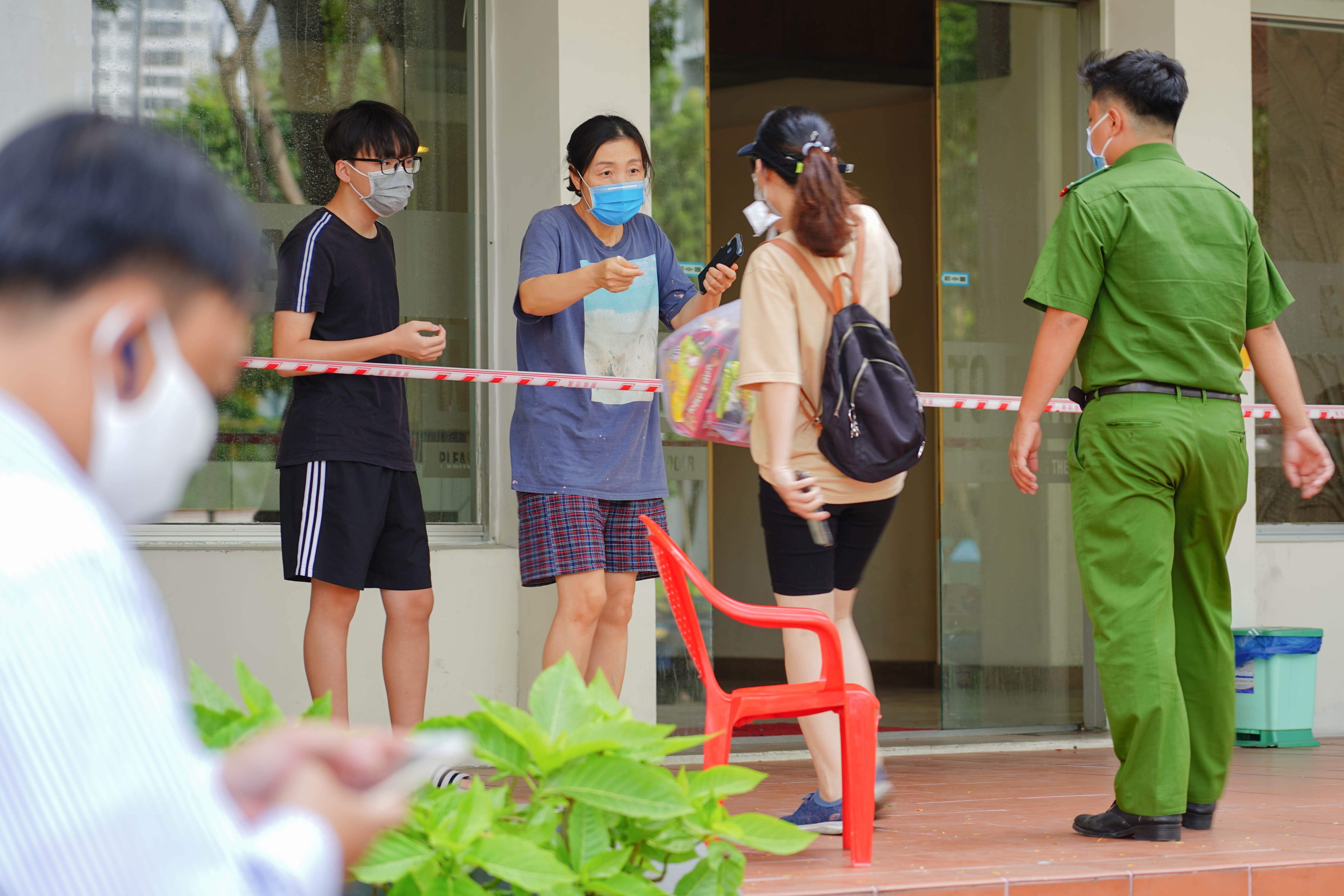Chung cu Park View quan 7 tro lai binh thuong sau 2 ngay phong toa anh 3