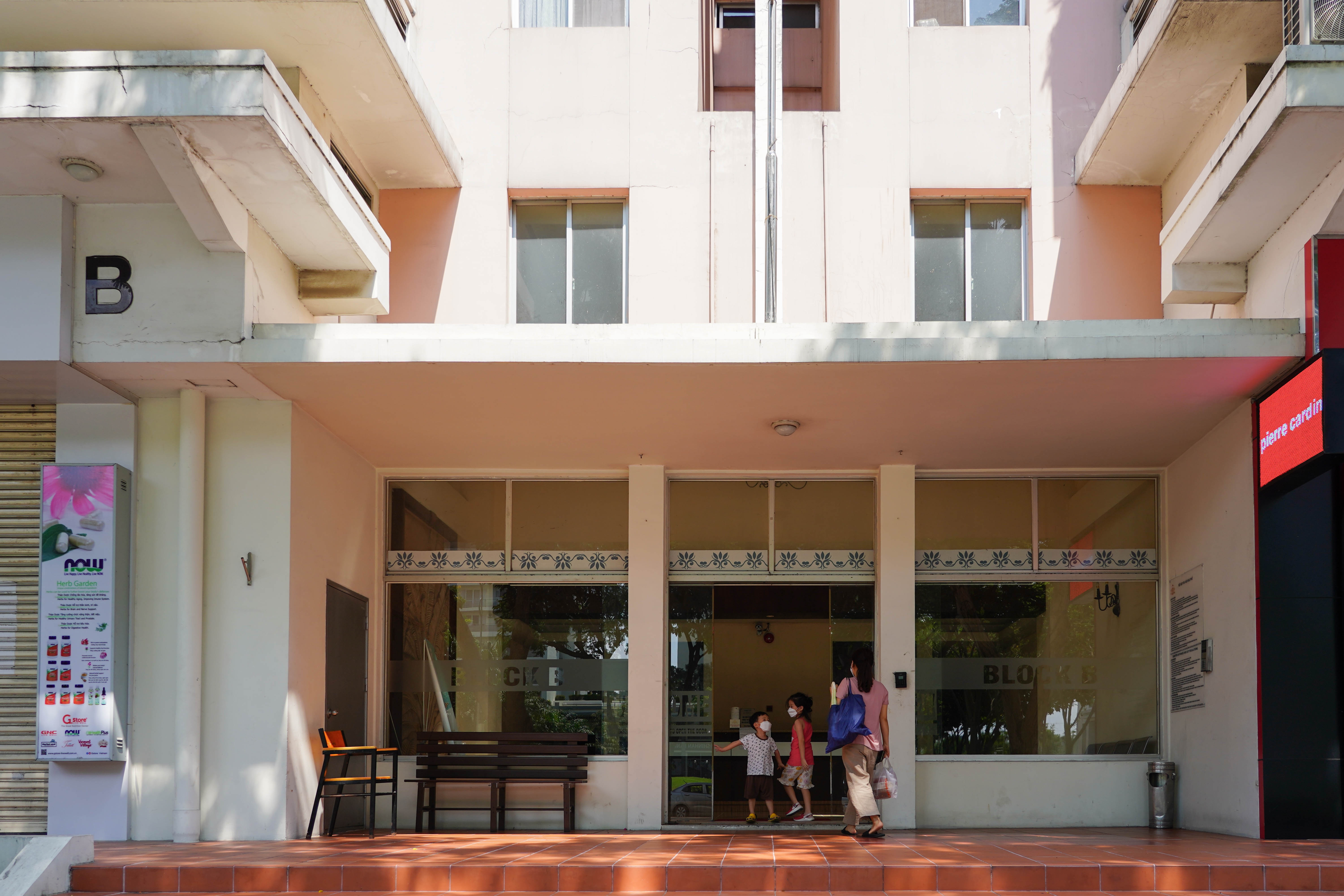 Chung cu Park View quan 7 tro lai binh thuong sau 2 ngay phong toa anh 5