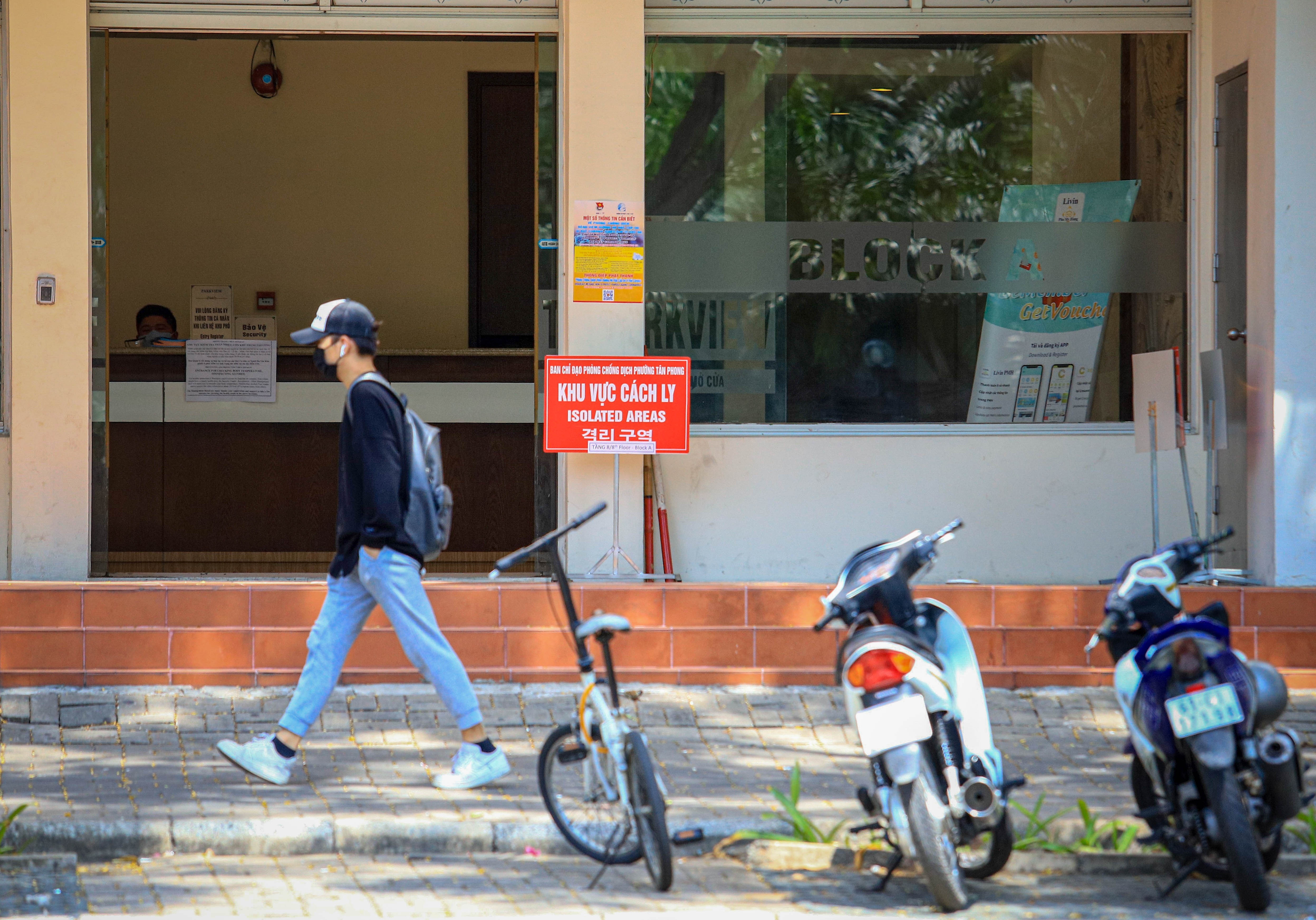 Chung cu Park View quan 7 tro lai binh thuong sau 2 ngay phong toa anh 4