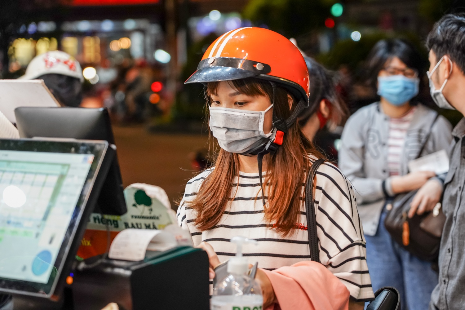 Dong quan chong dich Covid-19 anh 9