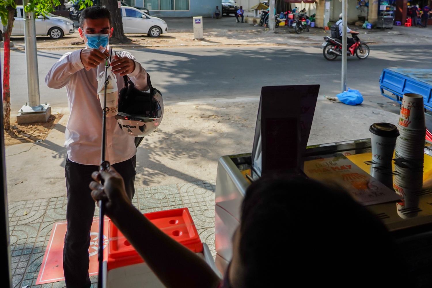 Cach ly xa hoi toan quoc anh 3