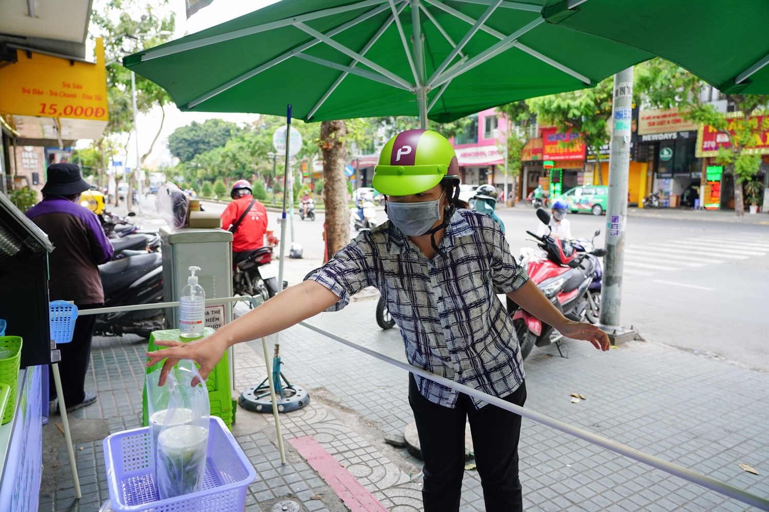 Cach ly xa hoi toan quoc anh 6