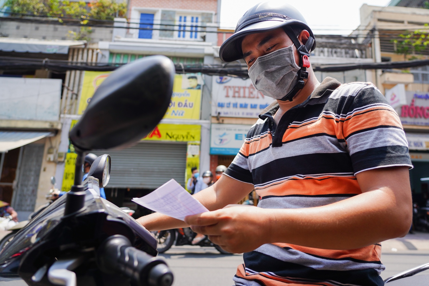 Com tu thien cho nhung nguoi mat viec vi dich Covid-19 anh 11