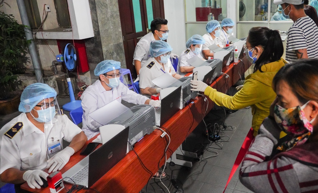 ga Sai Gon xet nghiem covid-19 anh 2