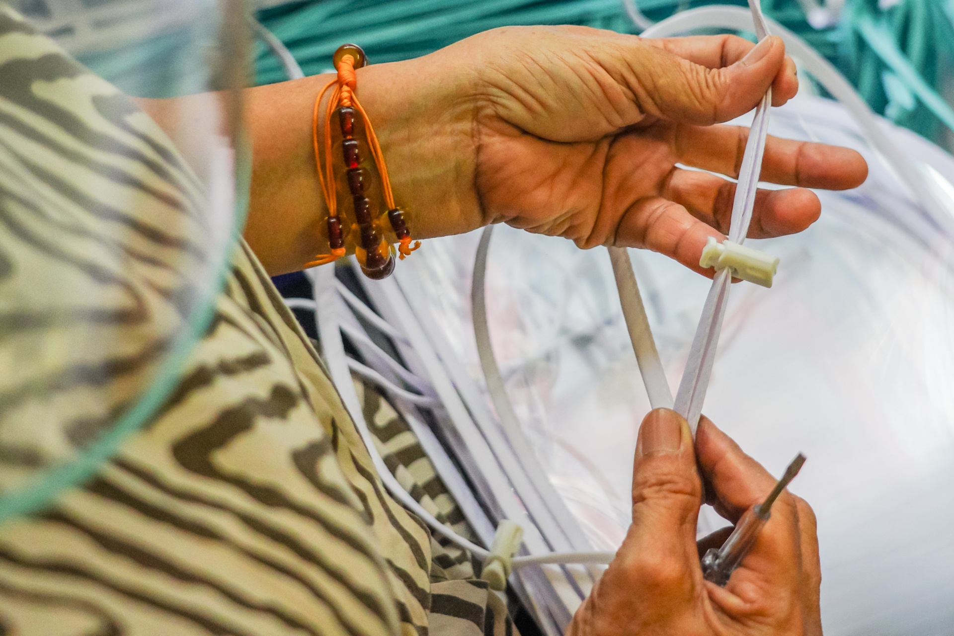 mat na chong dich covid-19 anh 4