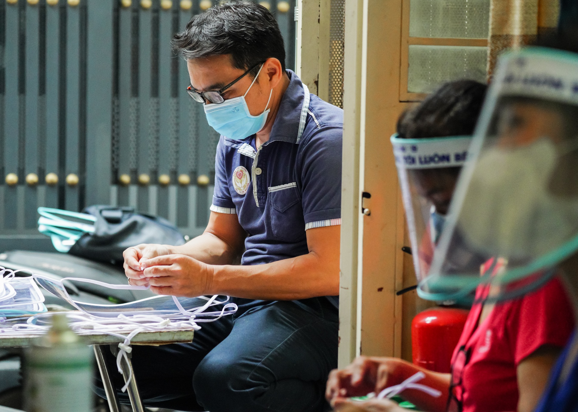 mat na chong dich covid-19 anh 9