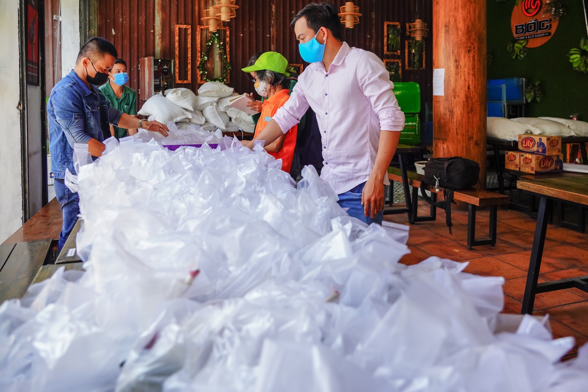 Quan com mien phi anh 2