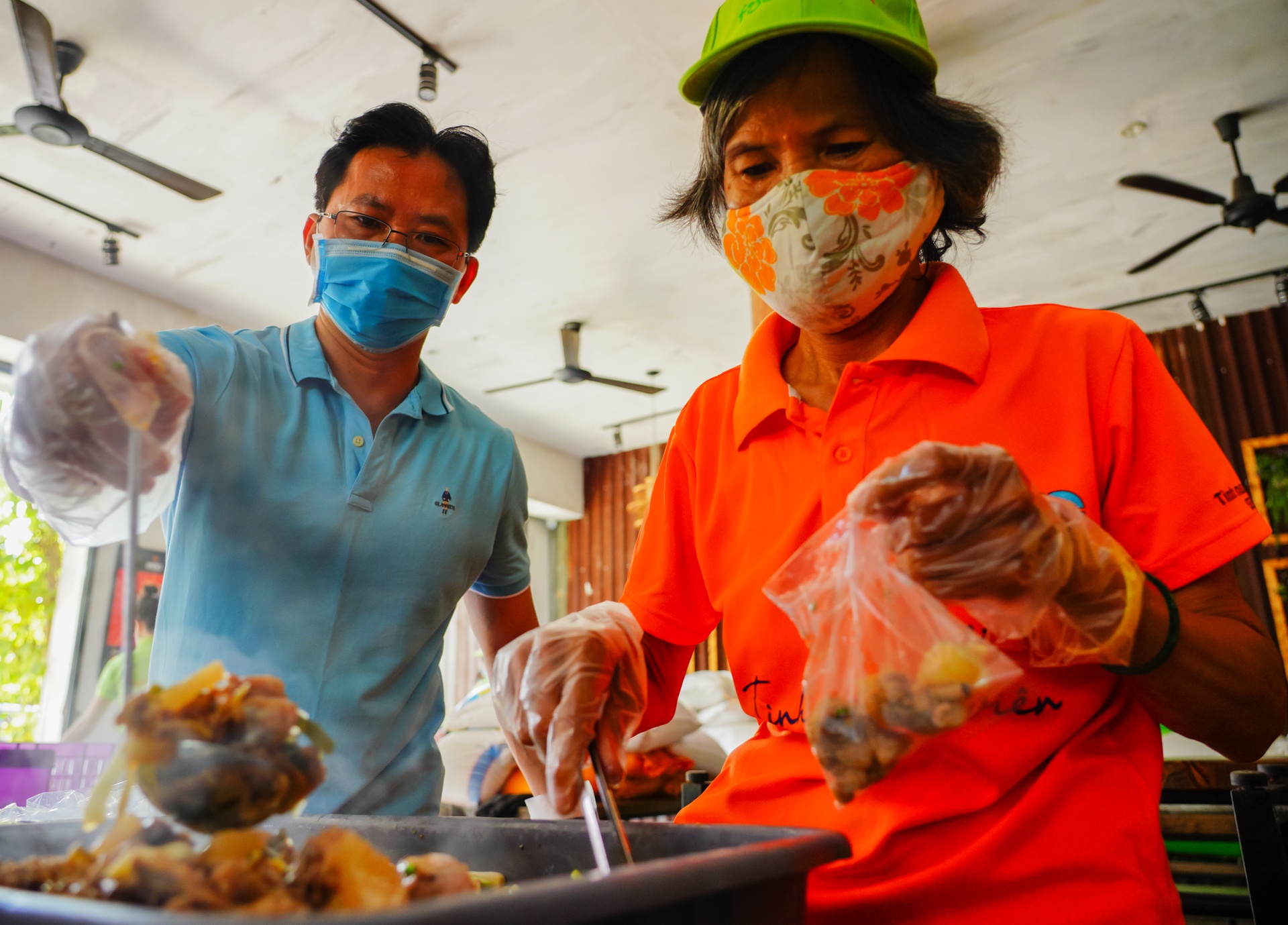 Quan com mien phi anh 4