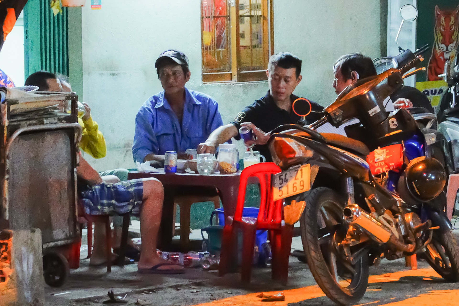 Nhau tren via he TP.HCM anh 6