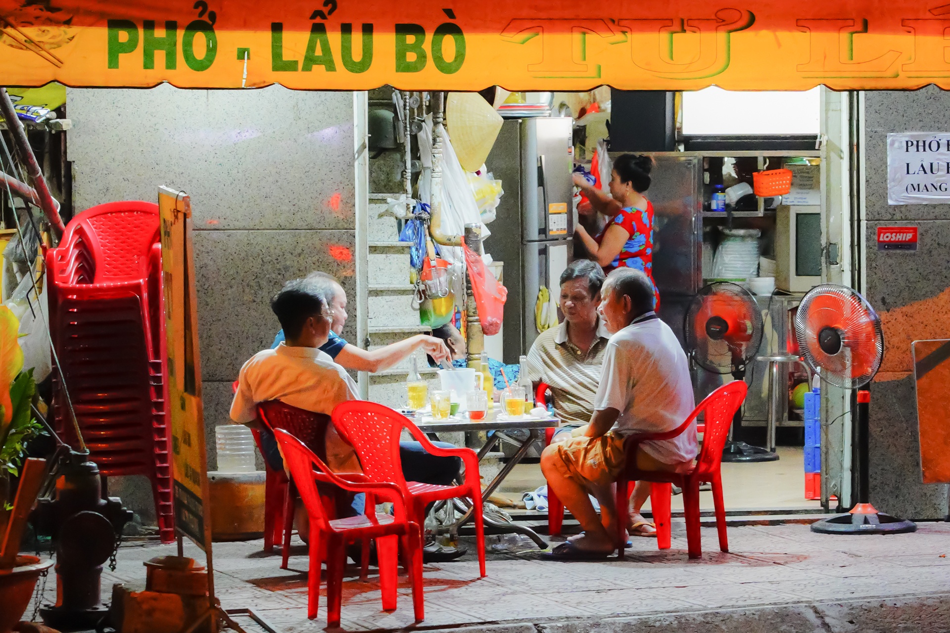 Nhau tren via he TP.HCM anh 4