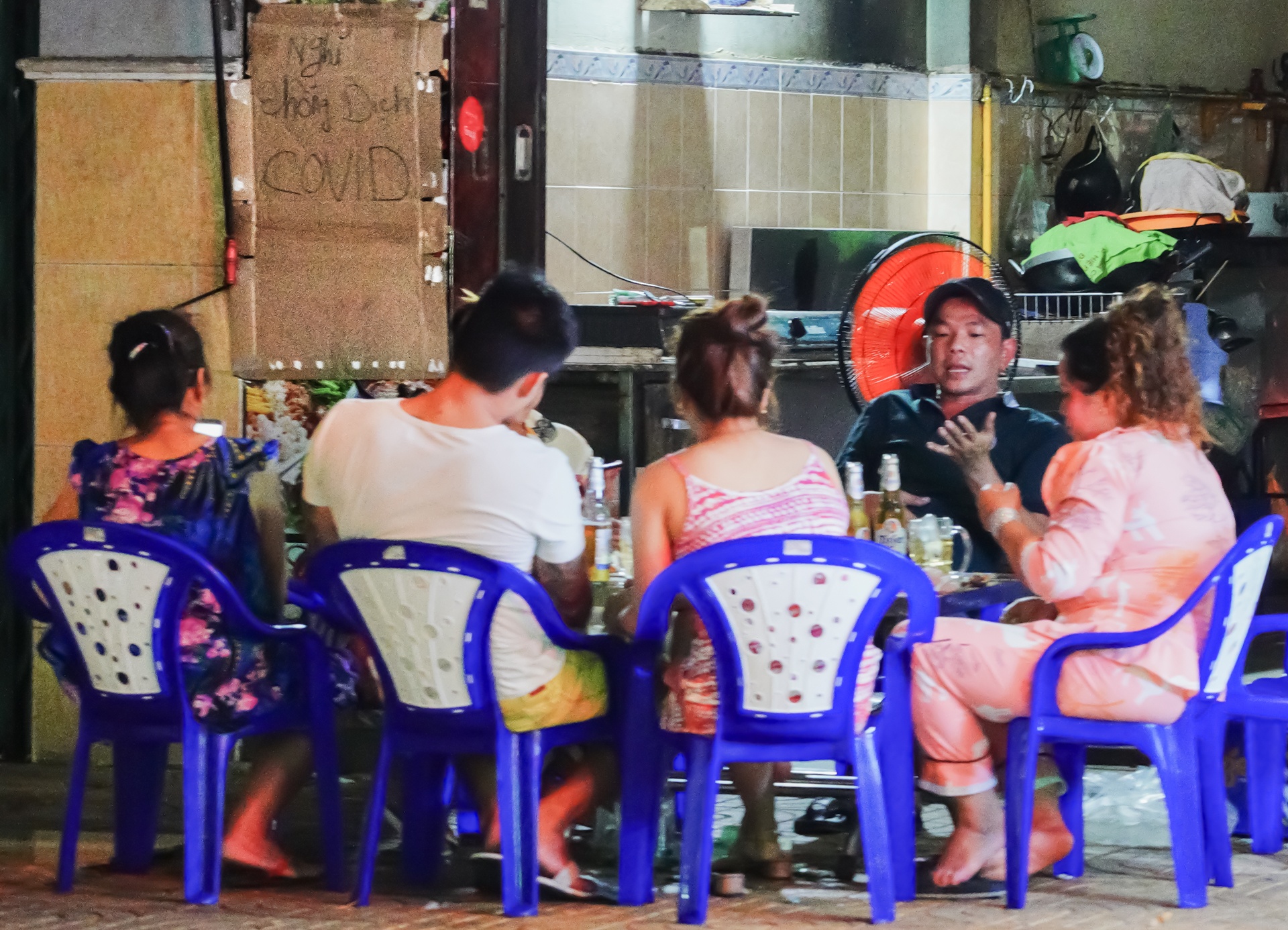 Nhau tren via he TP.HCM anh 7