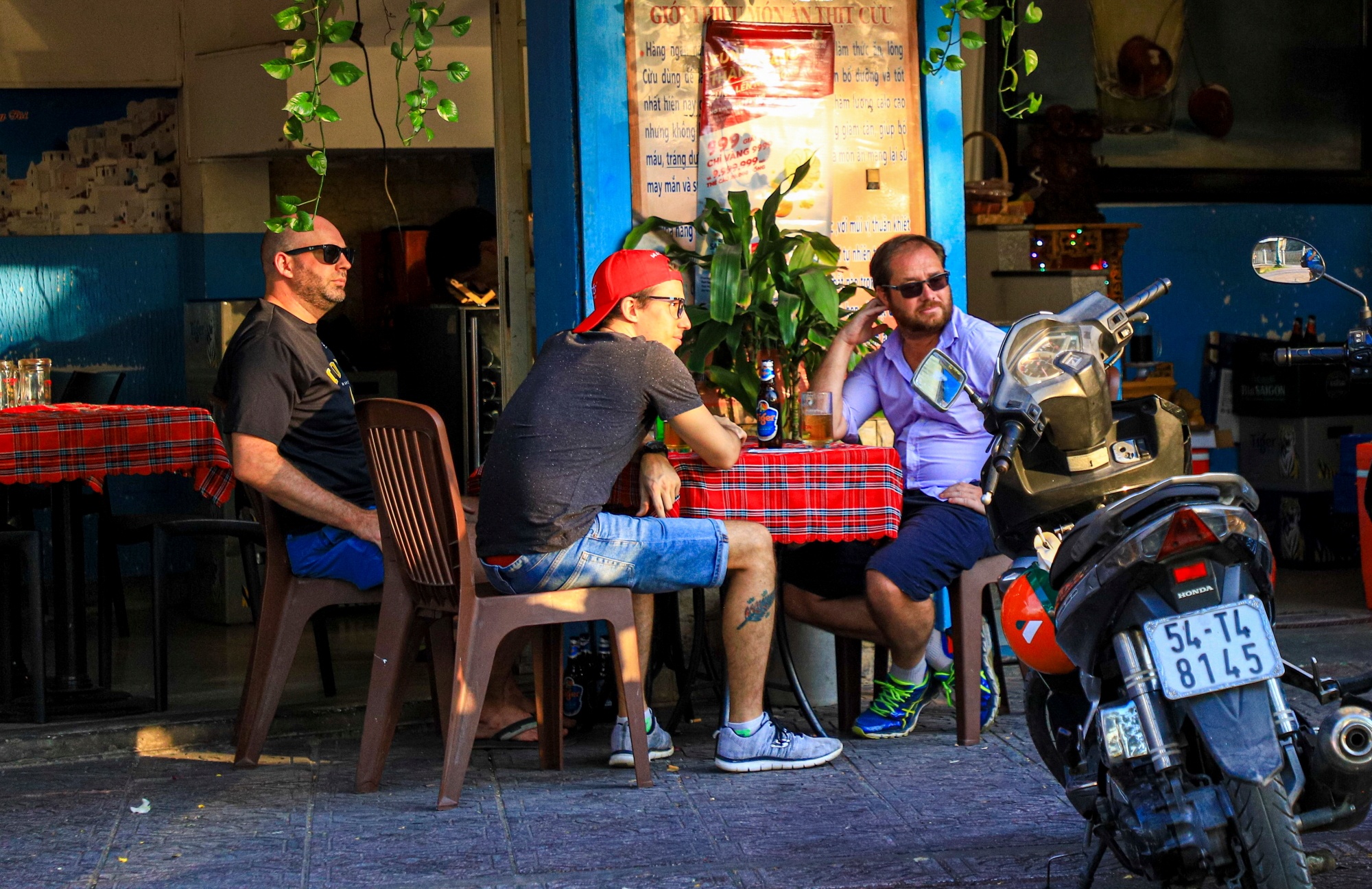 Quan nhau Sai Gon anh 2