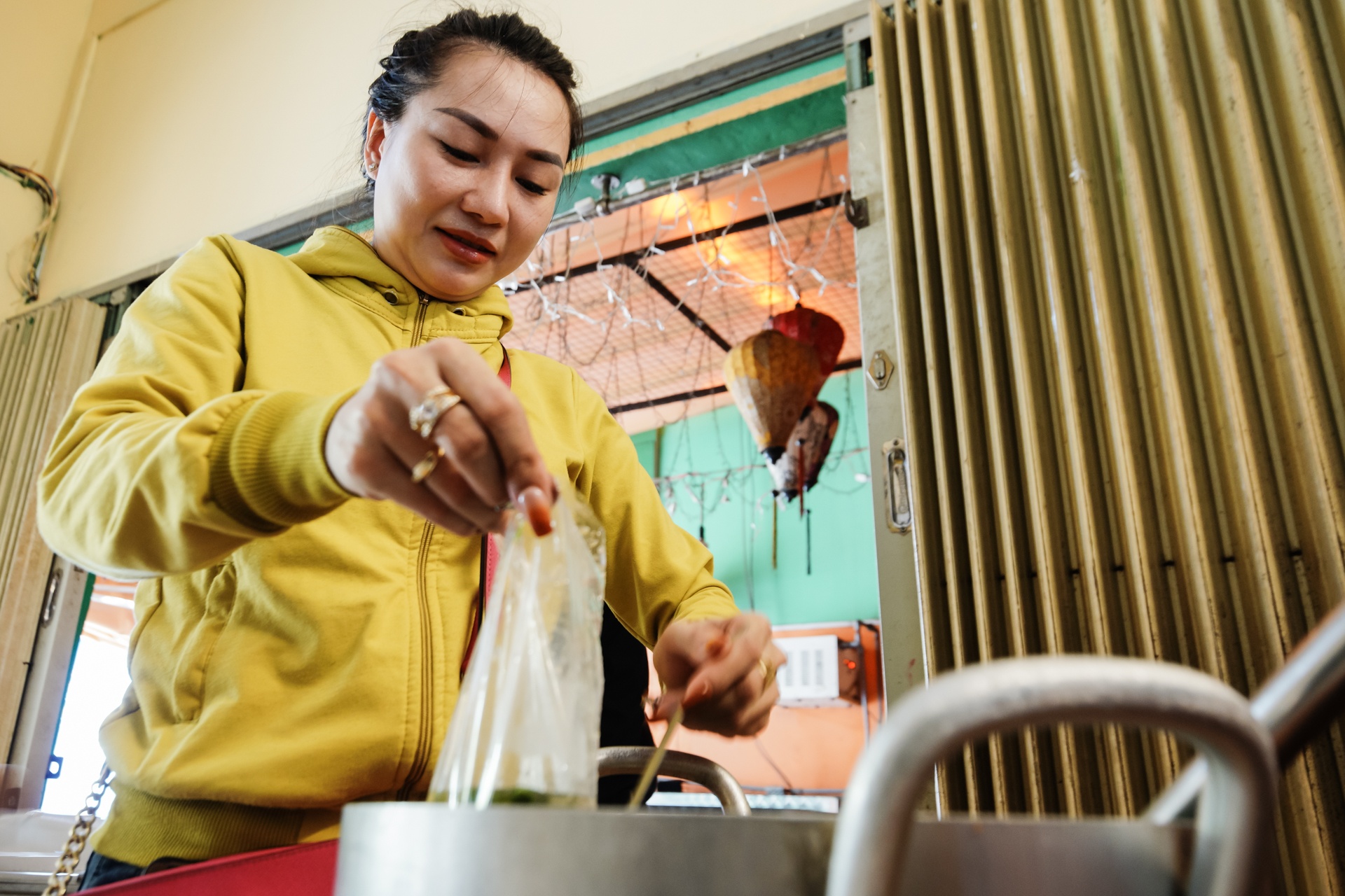 Quan nhau Sai Gon anh 11