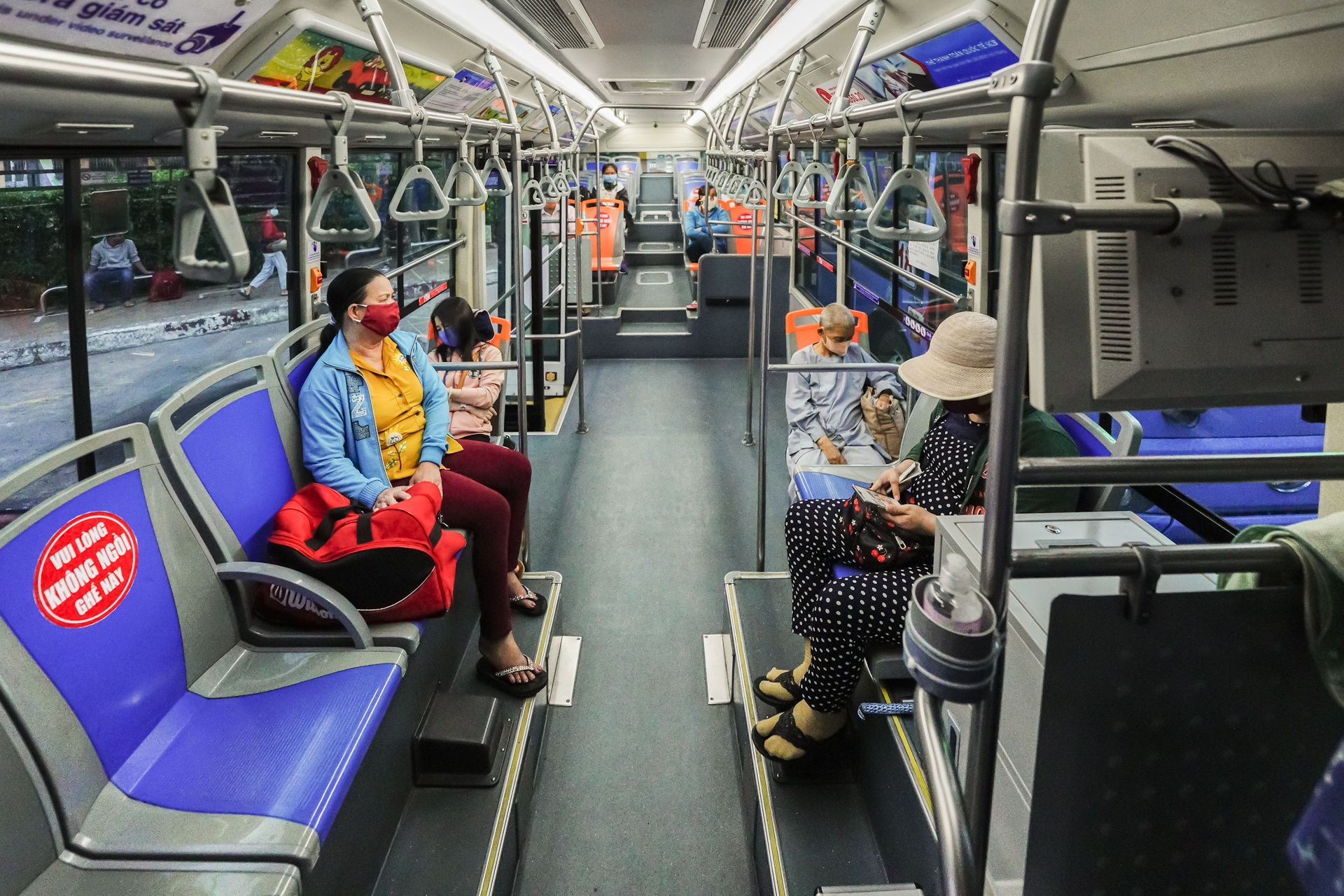 Xe buyt TP.HCM hoat dong tro lai anh 6