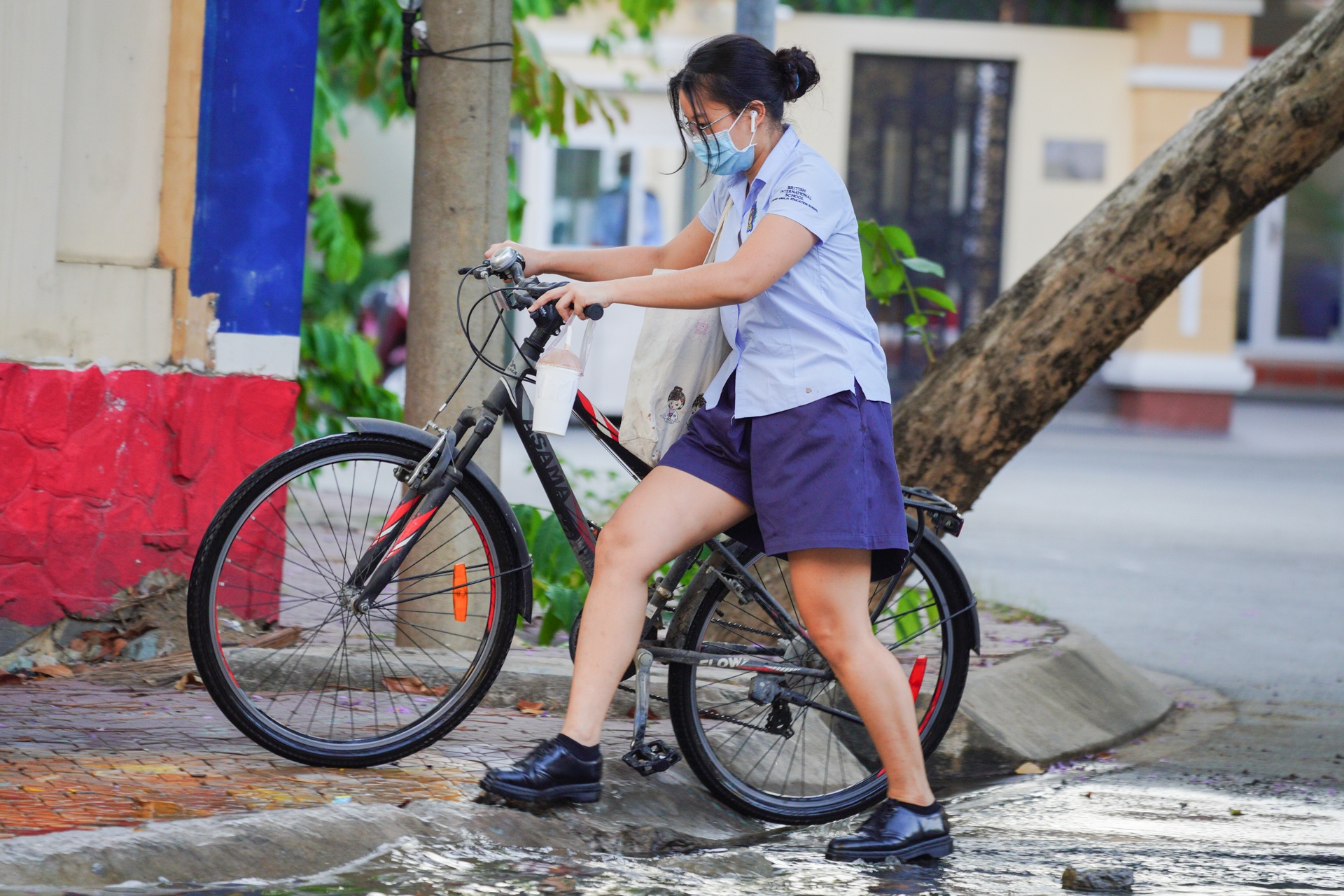 Triều cường dâng cao gây ngập ảnh 8 Trieu cuong dang cao gay ngap anh 8