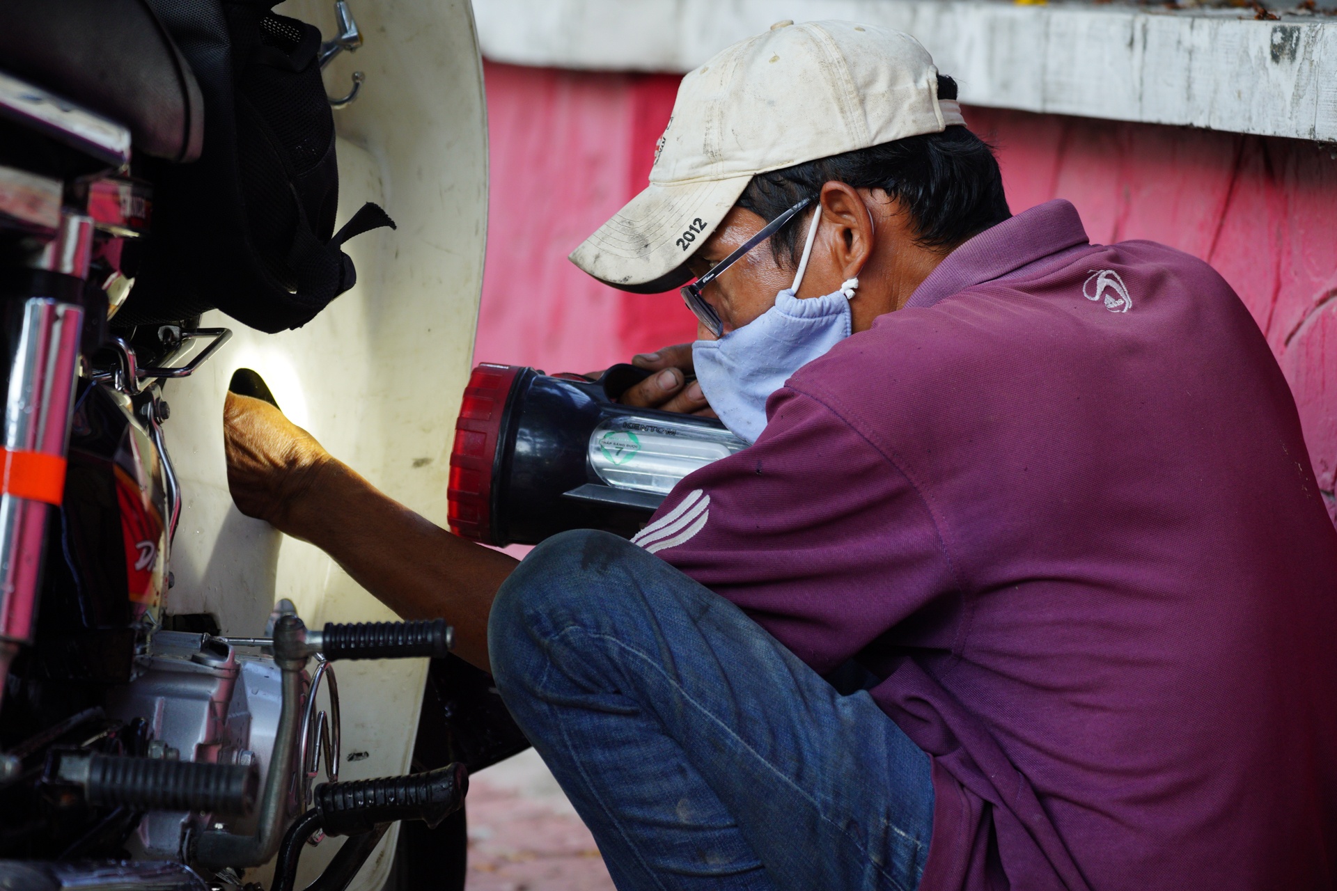 Trieu cuong dang cao gay ngap anh 2