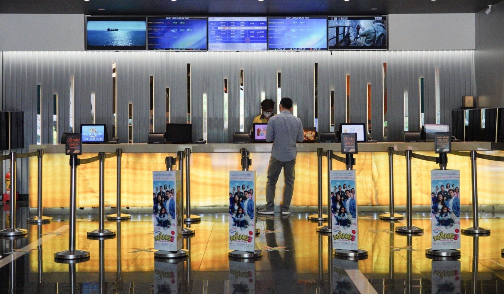 Sau mot tuan hoat dong tro lai, cac rap chieu phim van thua thot khach hinh anh