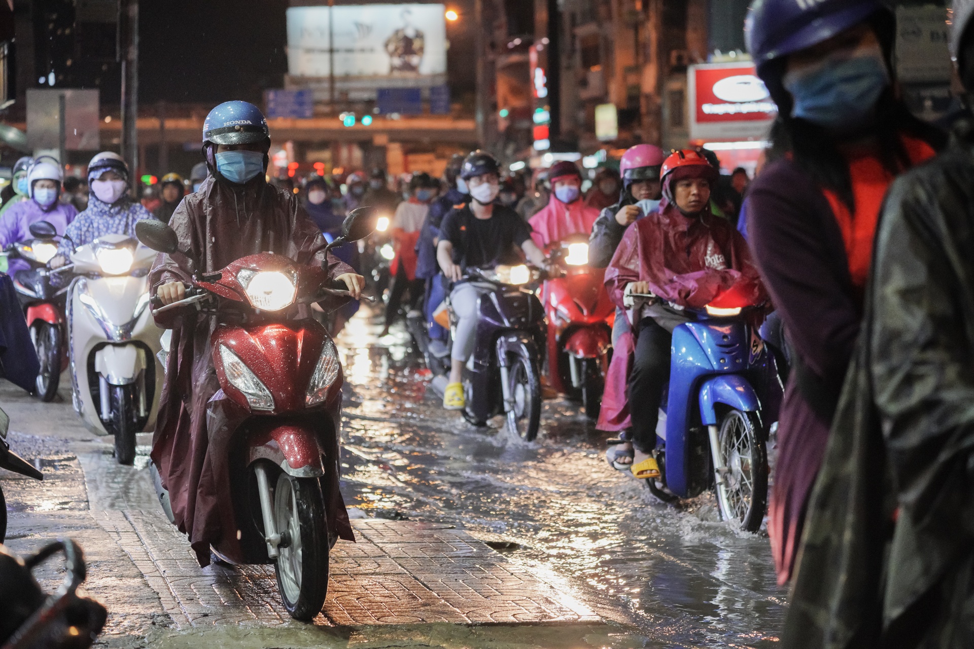 Ket xe o TP.HCM anh 6