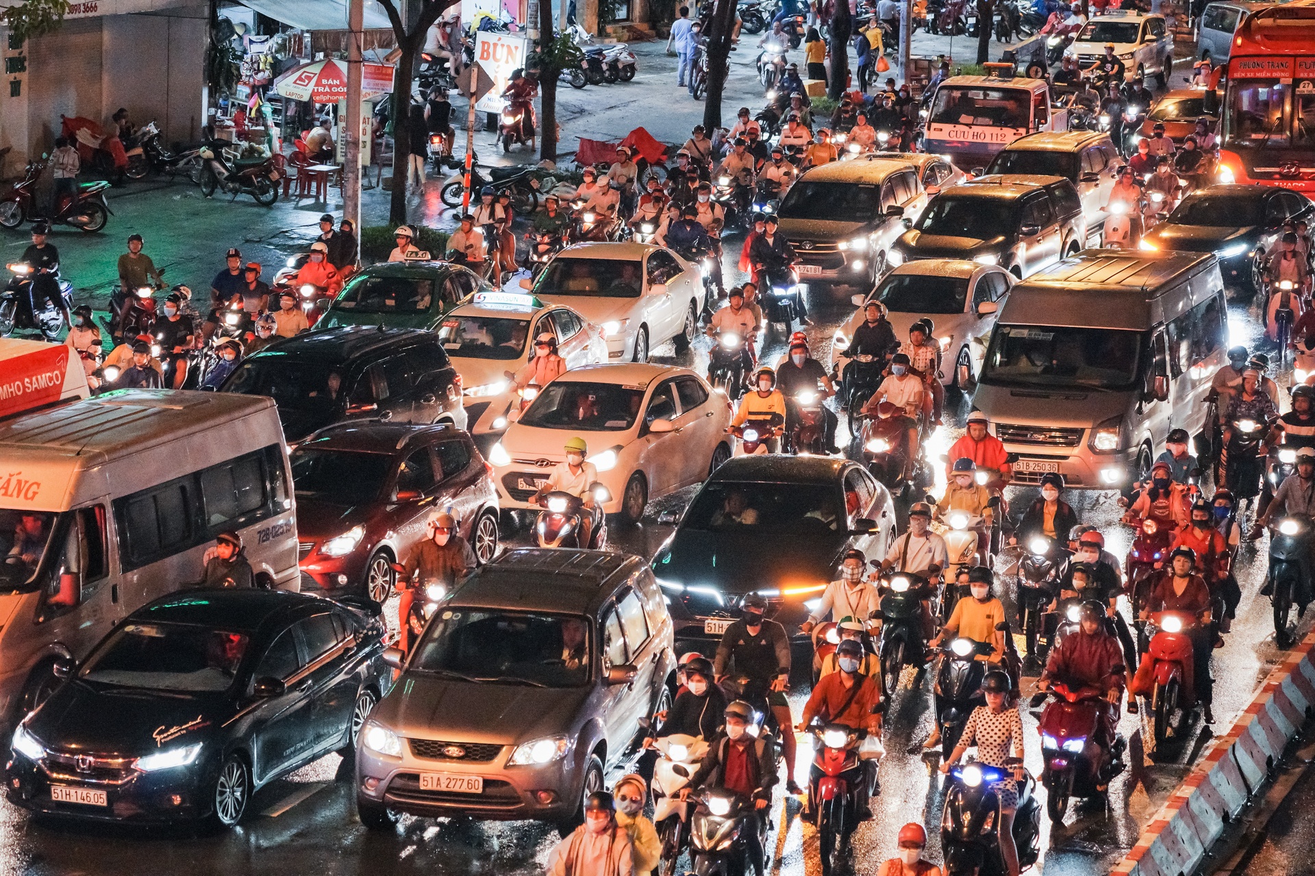 Ket xe o TP.HCM anh 9