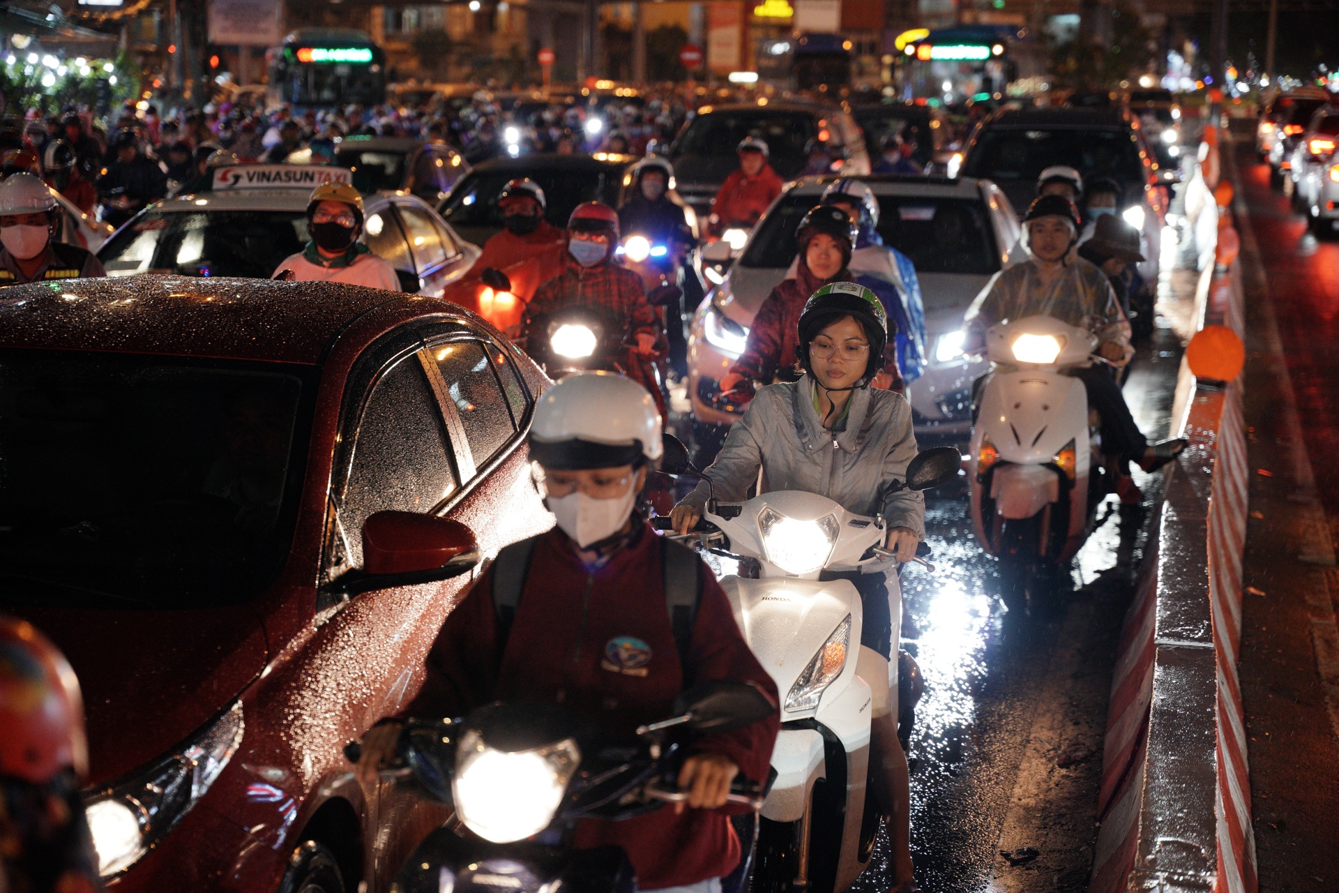 Ket xe o TP.HCM anh 3