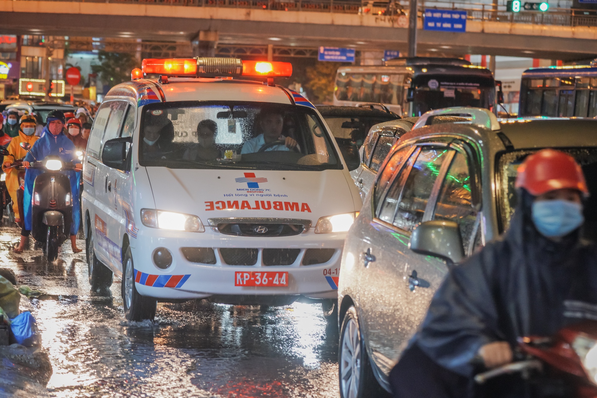 Ket xe o TP.HCM anh 5