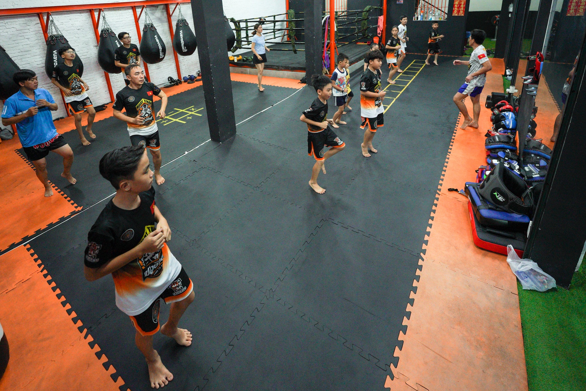 Cho tre hoc vo dip he anh 1