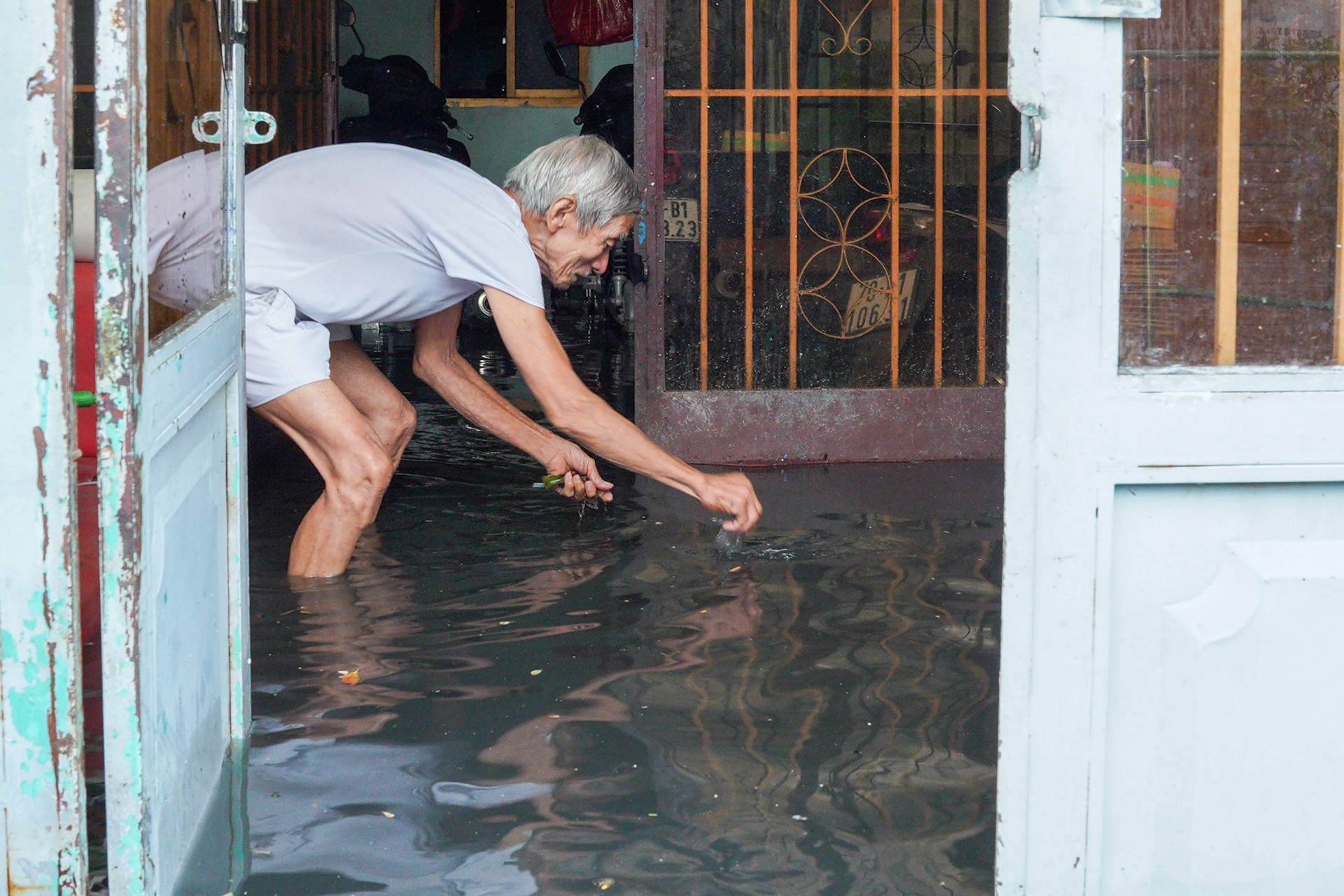 Ngap nang sau con mua lon anh 8