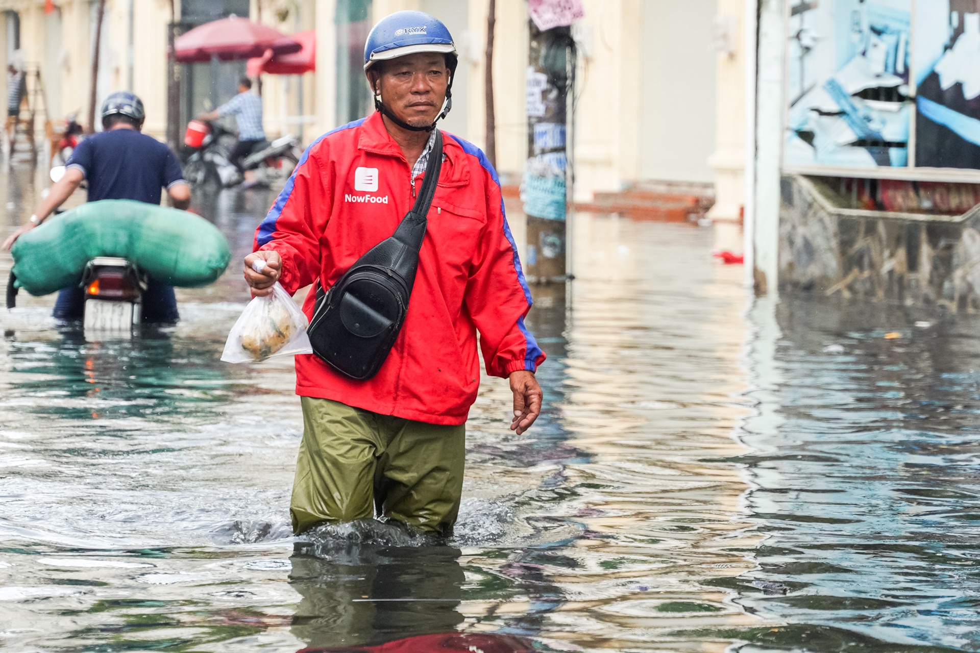Ngap nang sau con mua lon anh 9