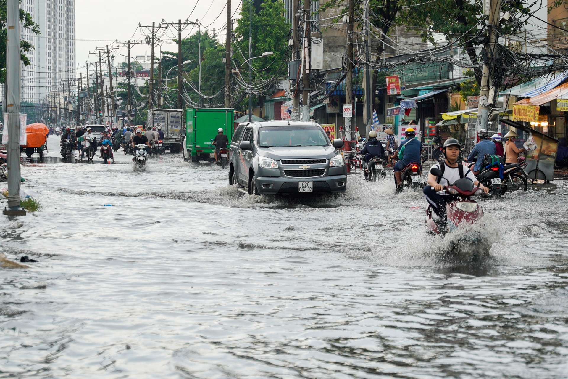 Ngap nang sau con mua lon anh 1