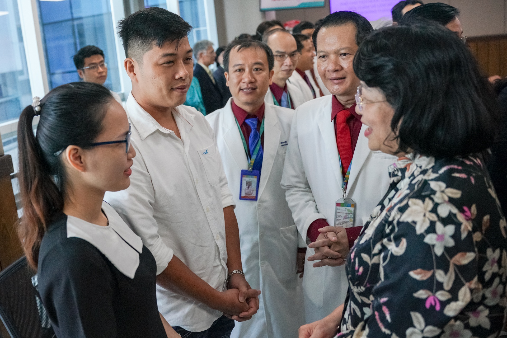 Phó chủ tịch nước thăm song nhi ảnh 4 Pho chu tich nuoc tham song nhi anh 4