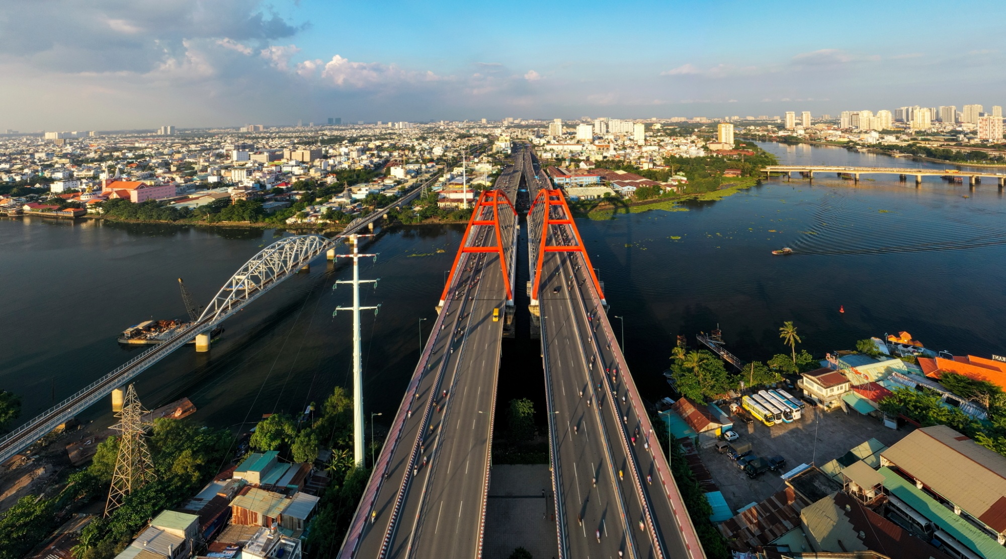 Cac cay cau bieu tuong tai TP.HCM anh 5