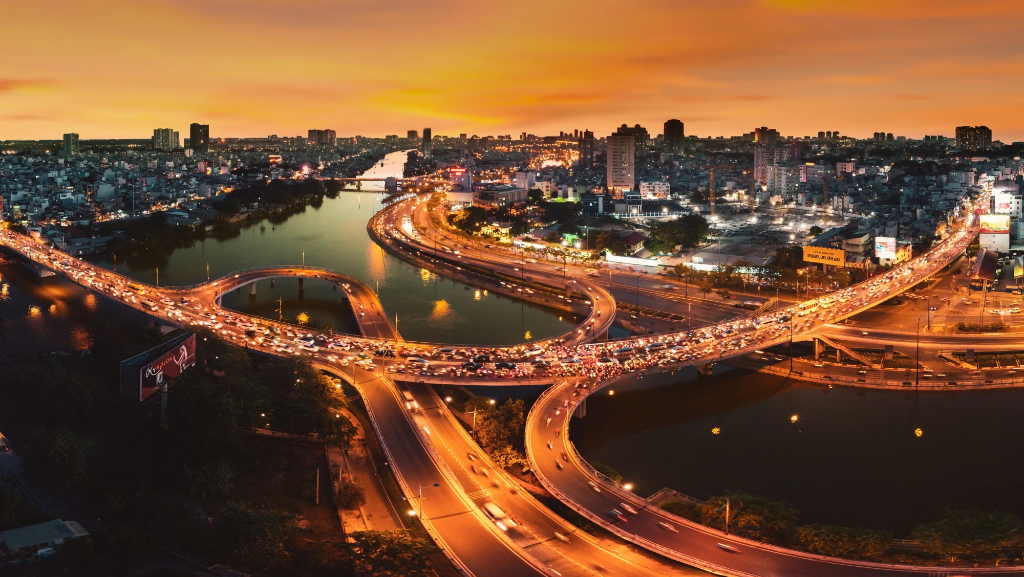 Cac cay cau bieu tuong tai TP.HCM anh 3