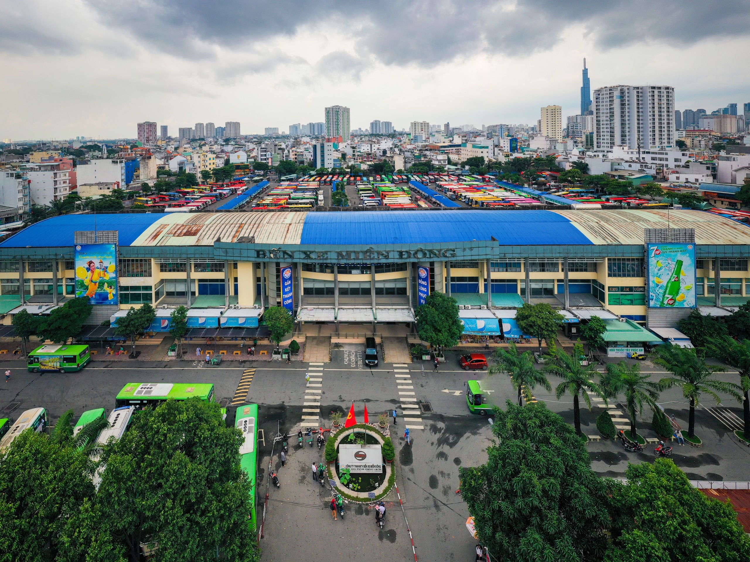 Ben xe o TP.HCM thua thot dip le 2/9 anh 1