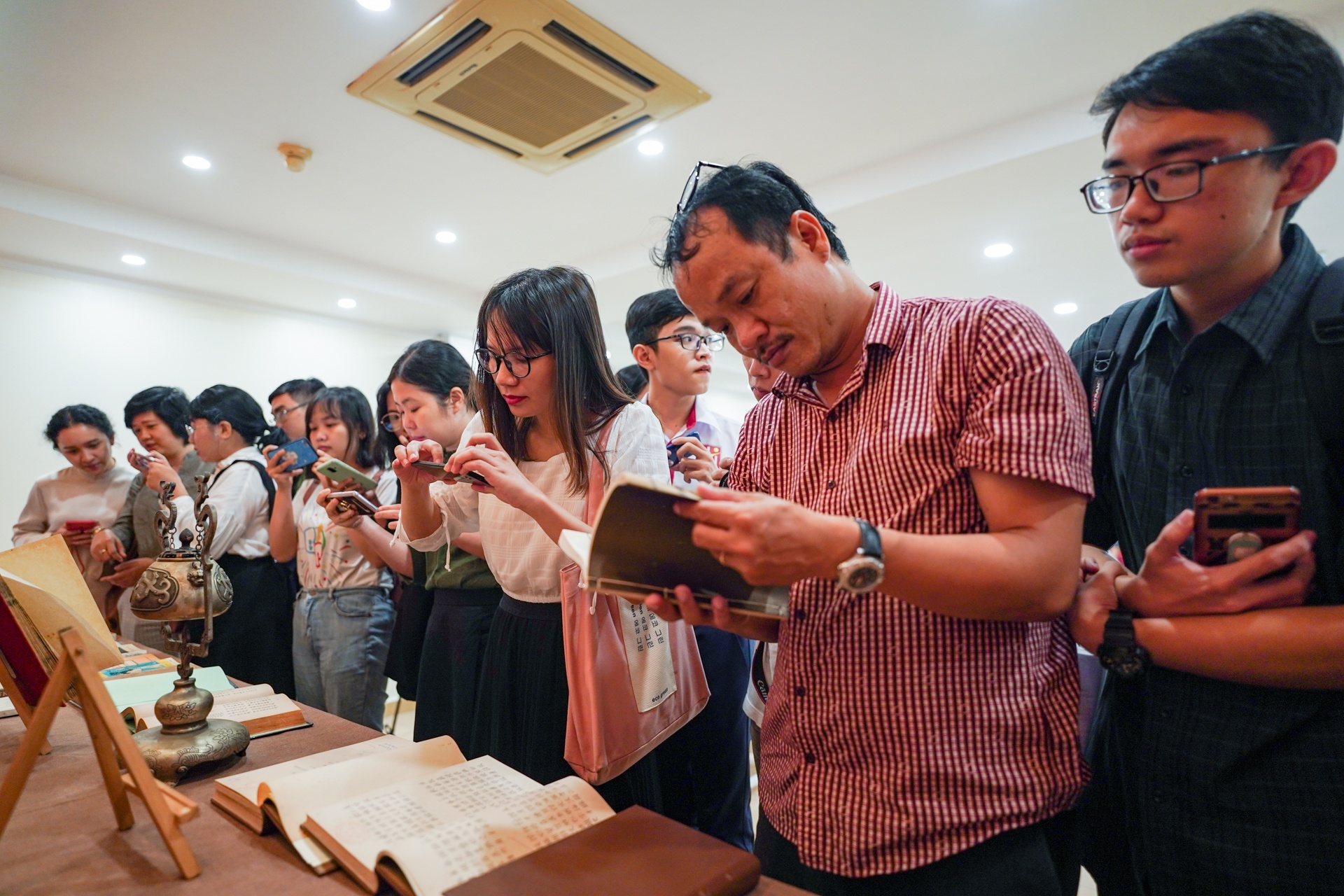 tuong niem 200 nam ngay mat anh 8