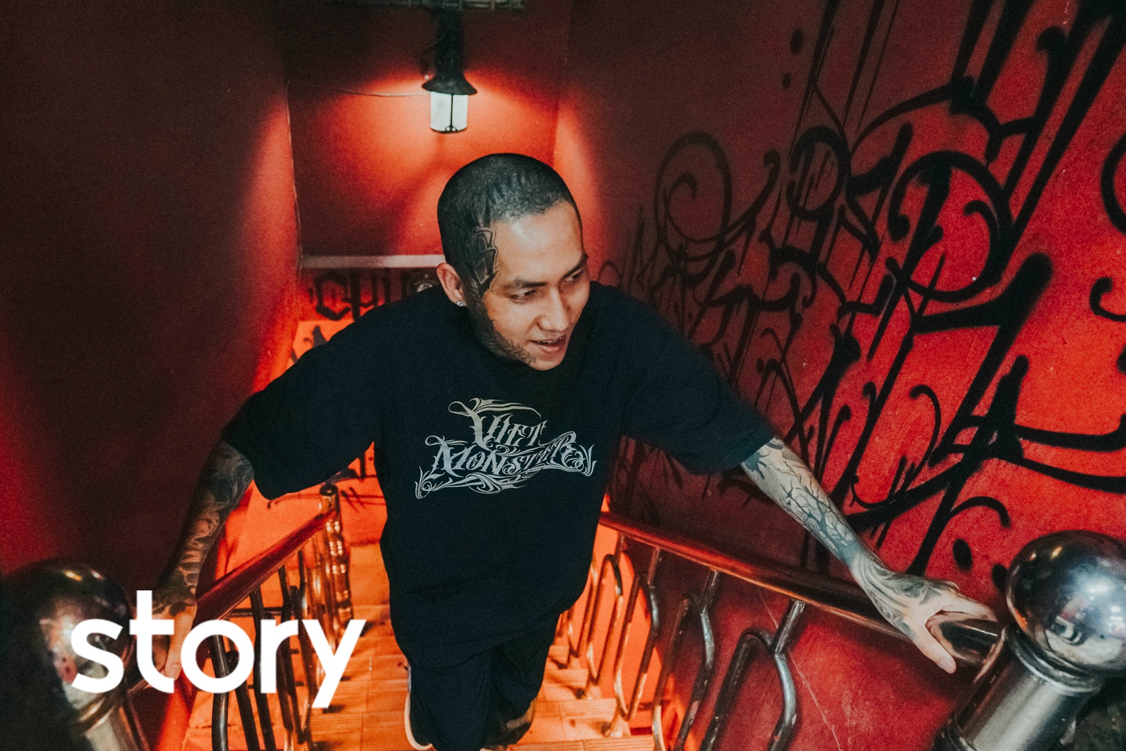 Tho cat toc xam kin nguoi theo phong cach Chicano hinh anh