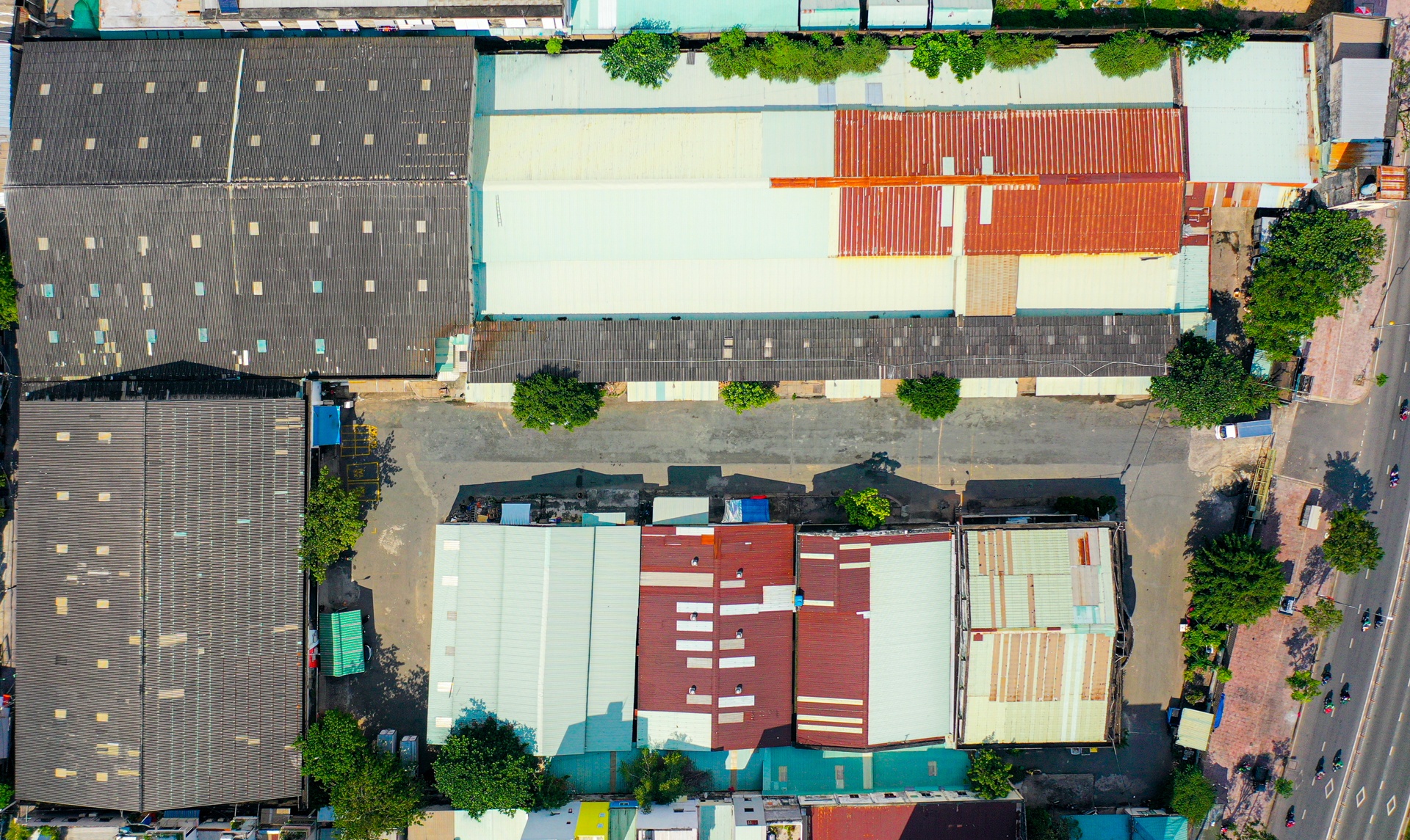 Du an BT ngung tre,  dat 'vang' o TP.HCM lam bai giu xe,  nha kho anh 9