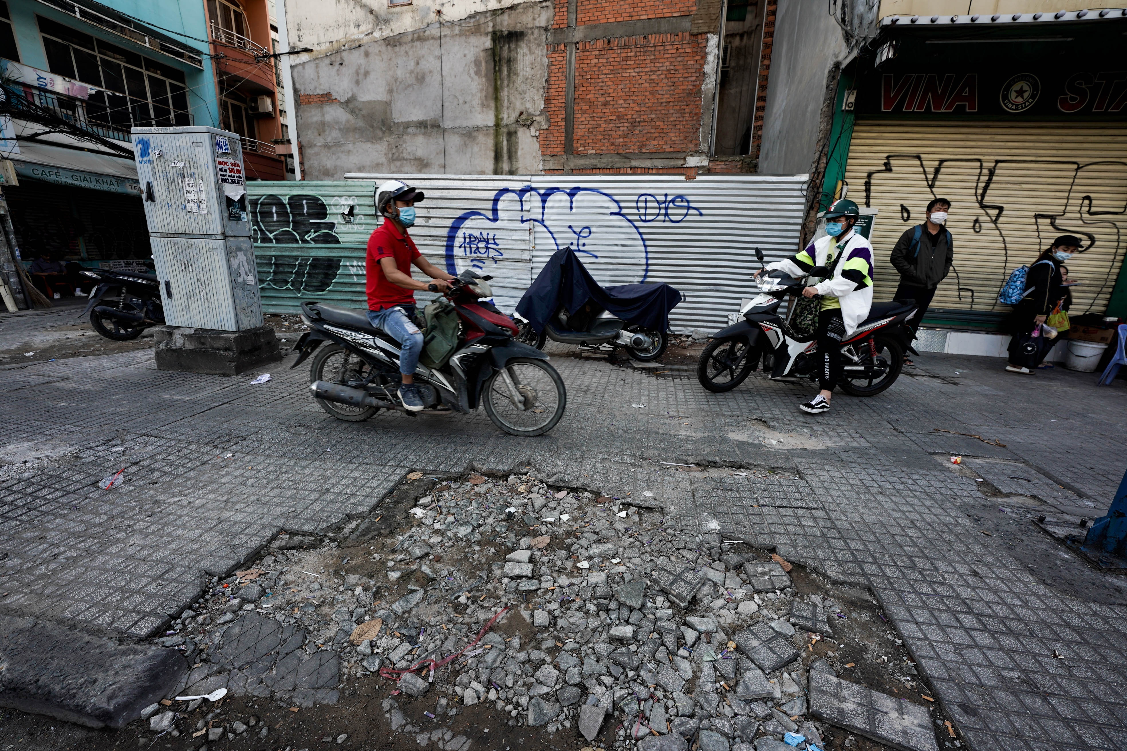 Xe may leo len via he anh 6