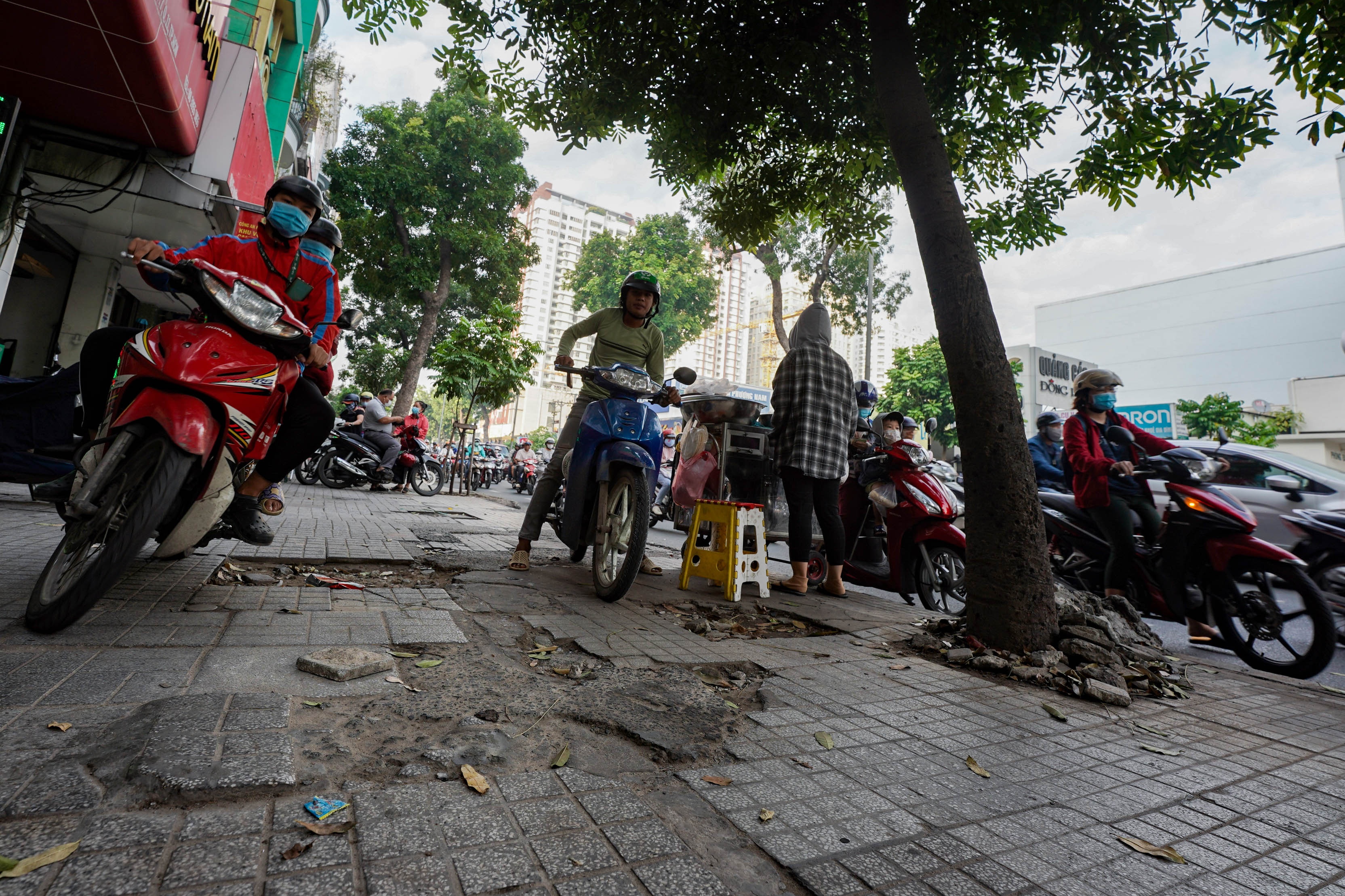 Xe may leo len via he anh 3