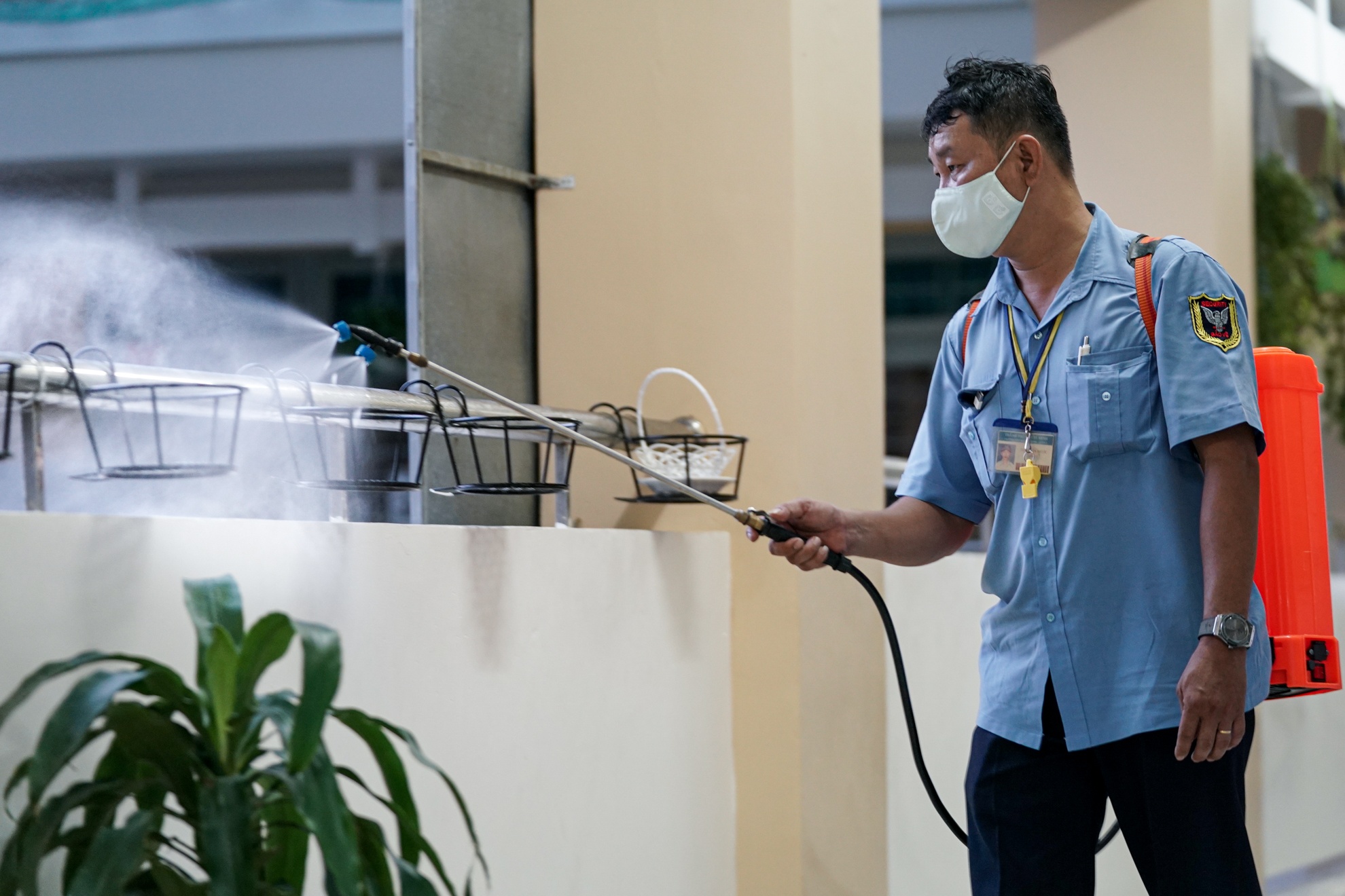 Xit khu khuan truong de chong dich anh 8