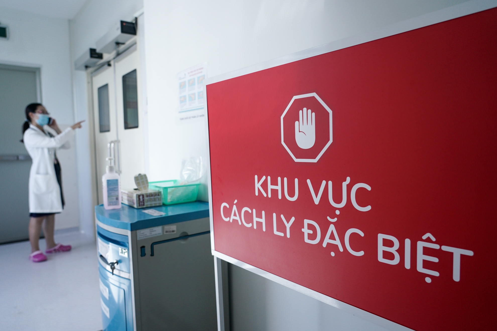 be trai 1 tuoi mac Covid-19 anh 2