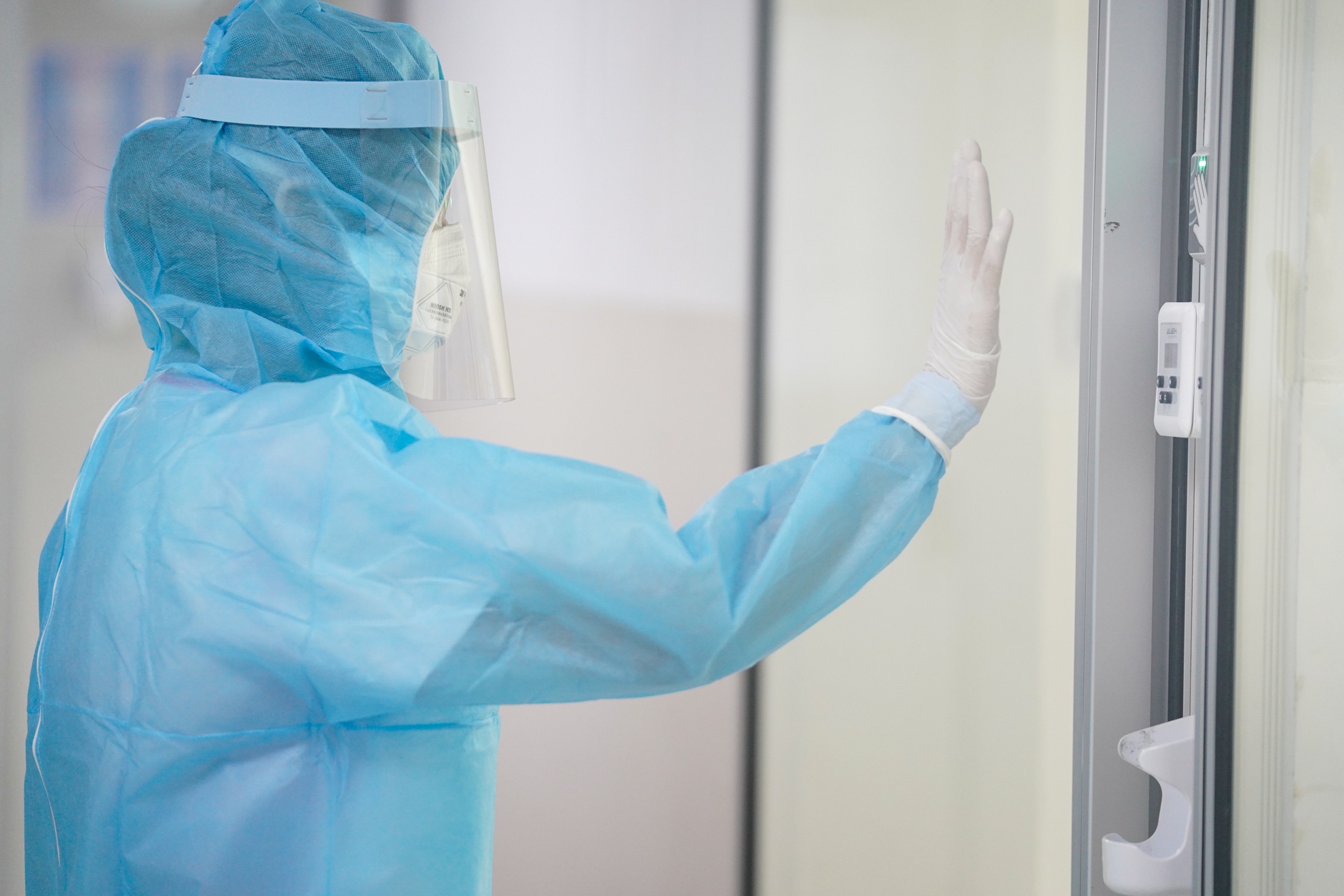 be trai 1 tuoi mac Covid-19 anh 4