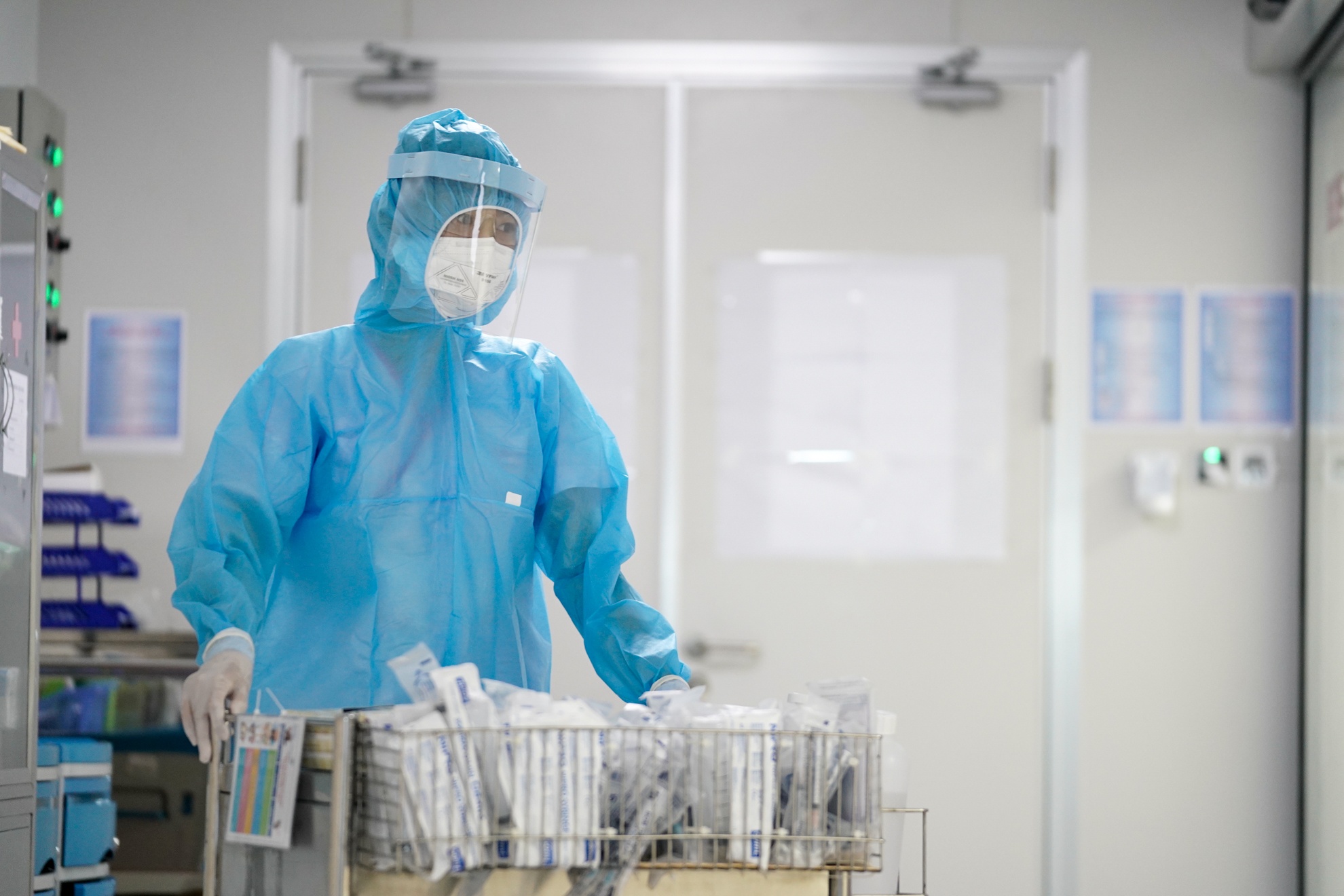 be trai 1 tuoi mac Covid-19 anh 7