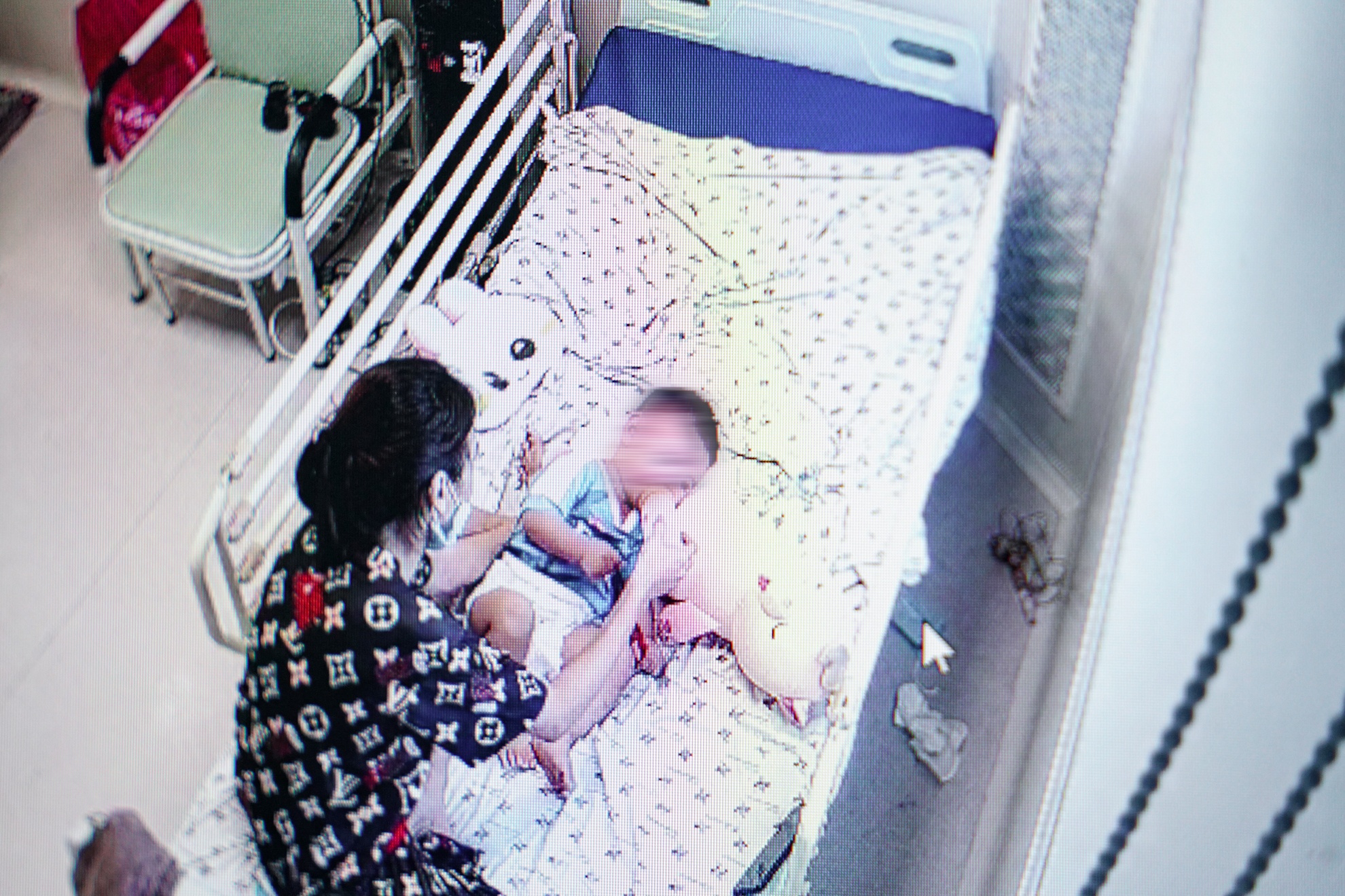 be trai 1 tuoi mac Covid-19 anh 5