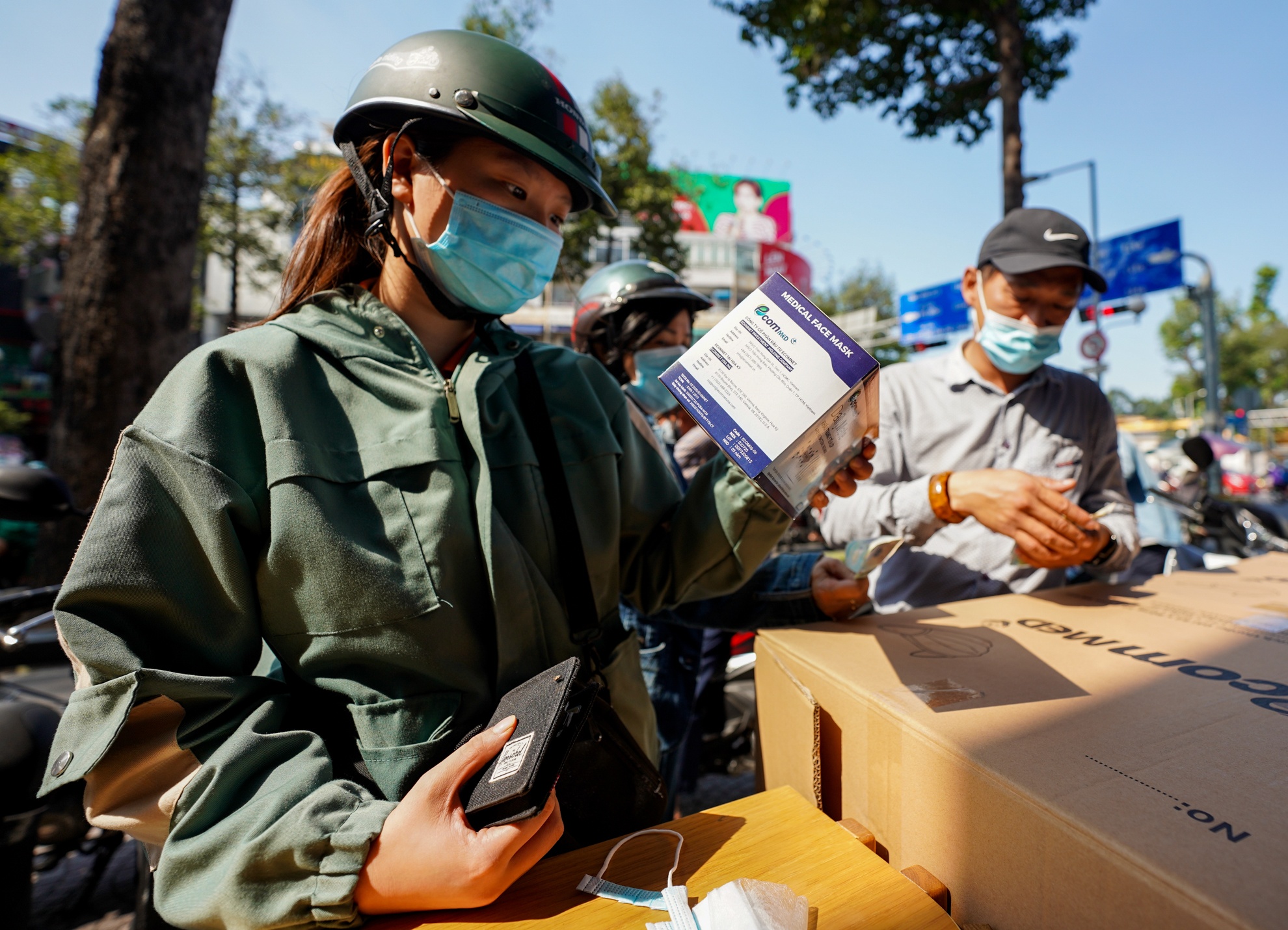 Ban khau trang anh 8