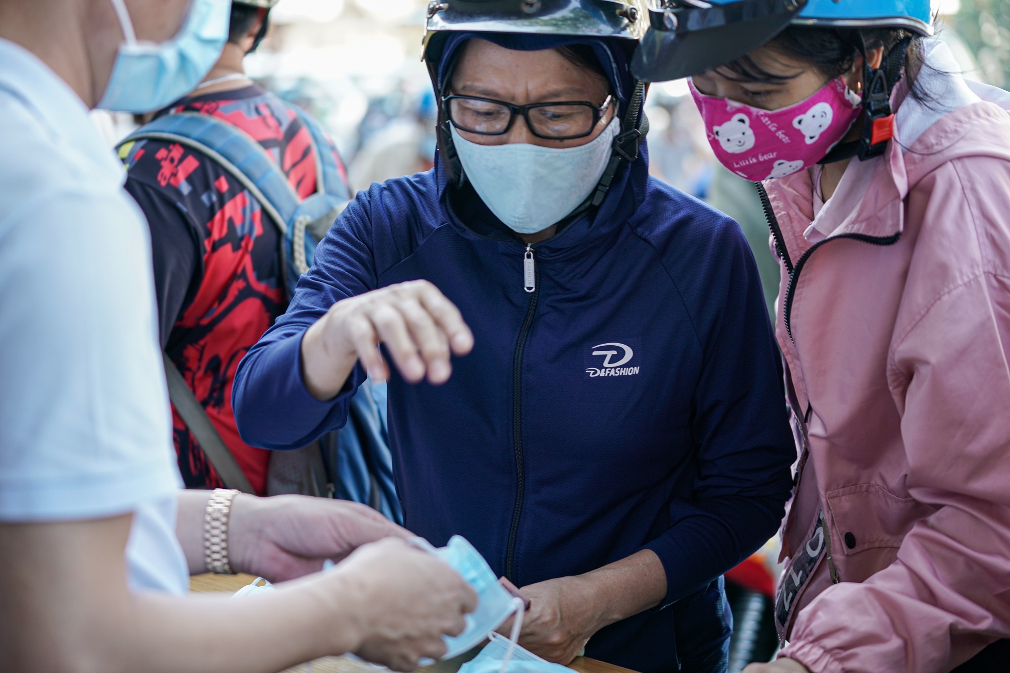 Ban khau trang anh 5