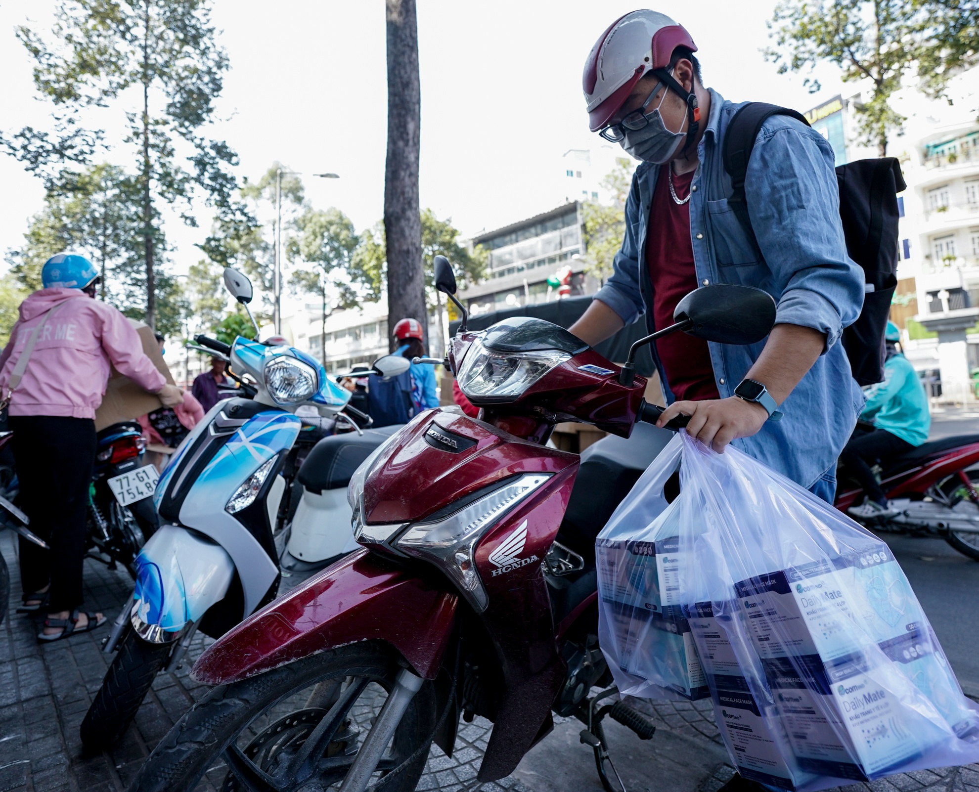 Ban khau trang anh 6