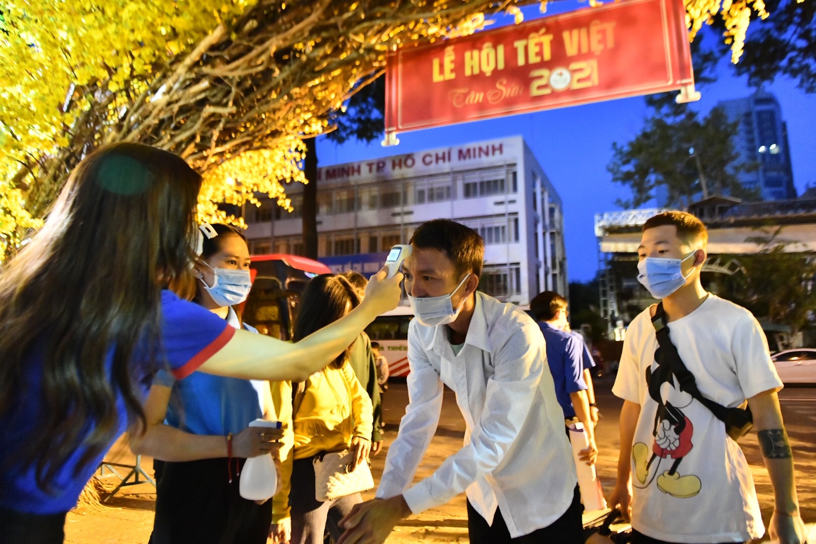 Nhan ve ve que mien phi anh 1