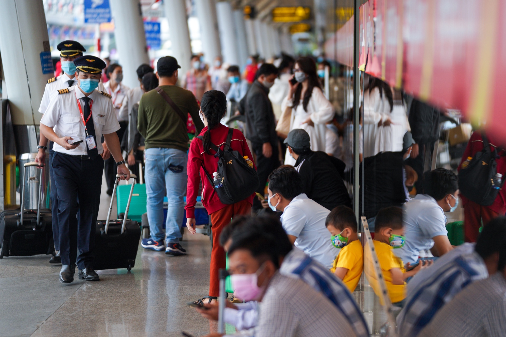 San bay Tan Son Nhat van hoat dong binh thuong anh 1
