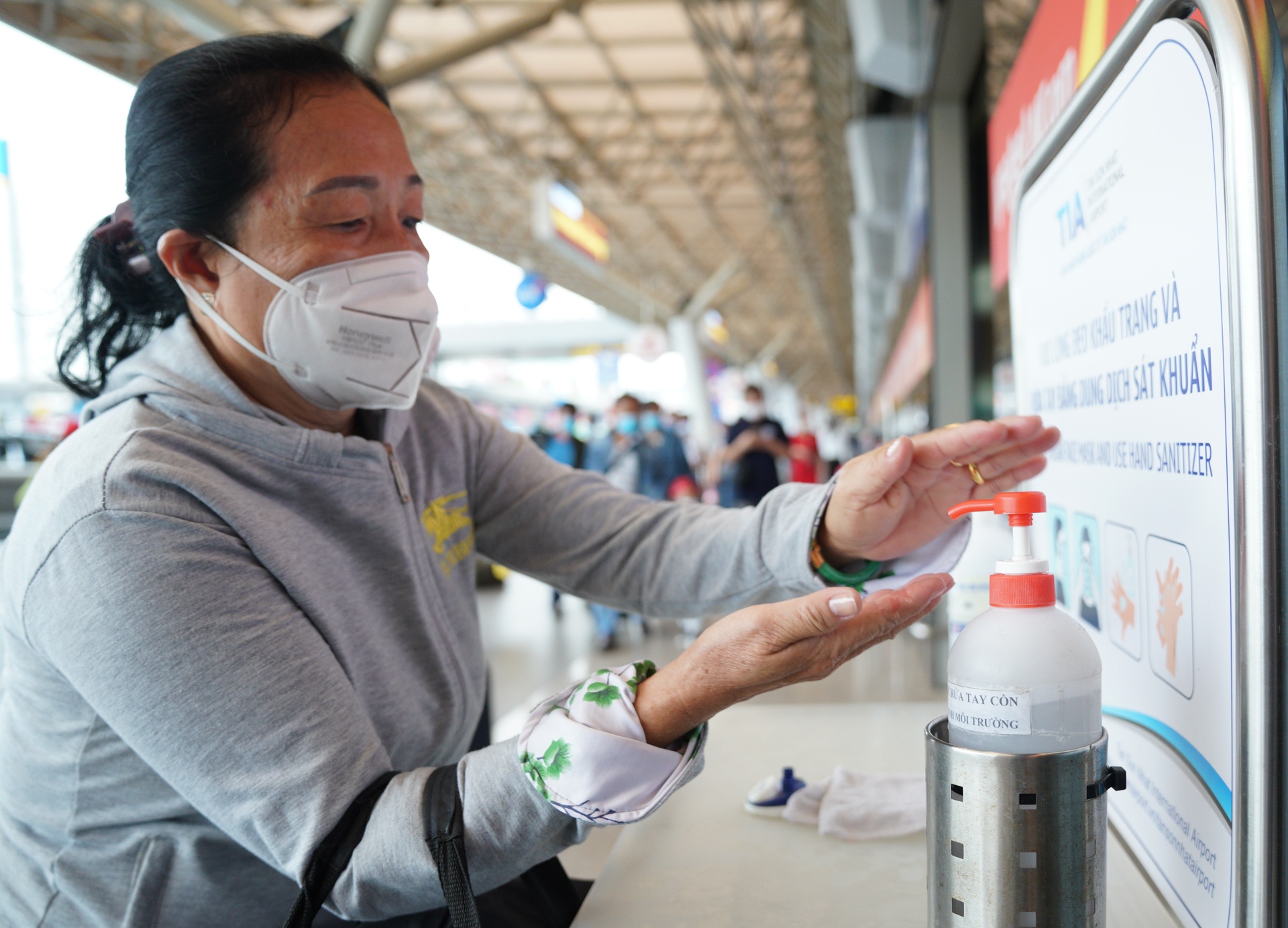San bay Tan Son Nhat van hoat dong binh thuong anh 3