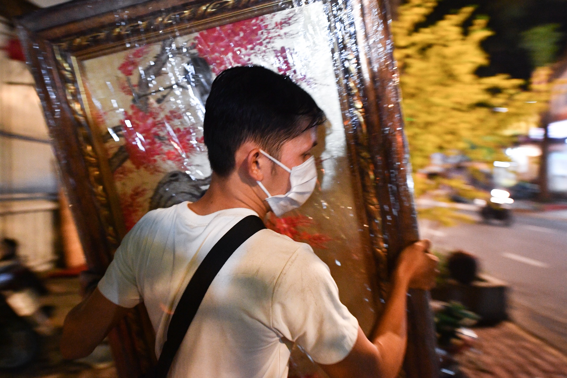 Dong cua pho ong do TP.HCM vi dich Covid-19 hinh anh